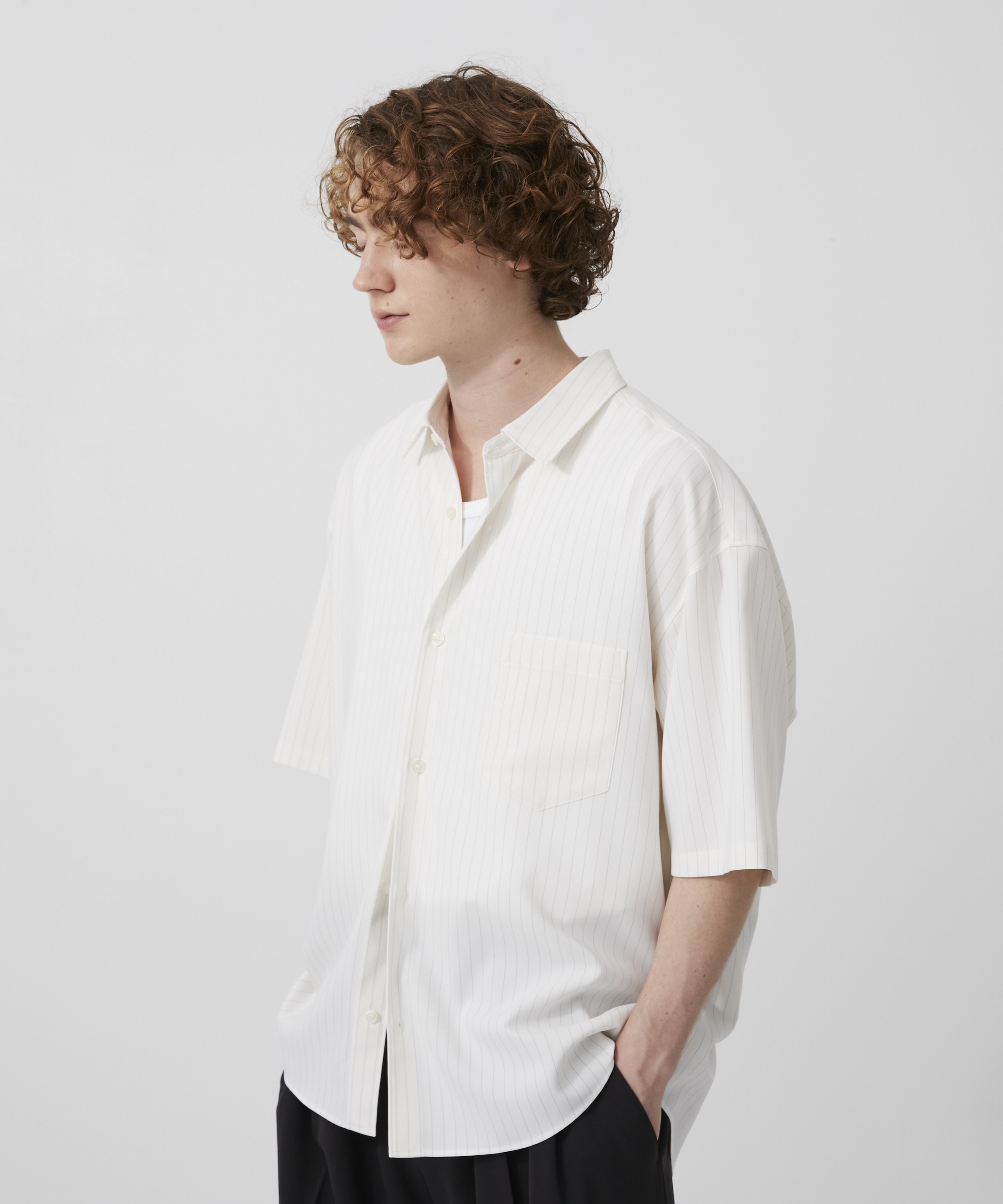 SHORT SLEEVE WHITE STRIPE