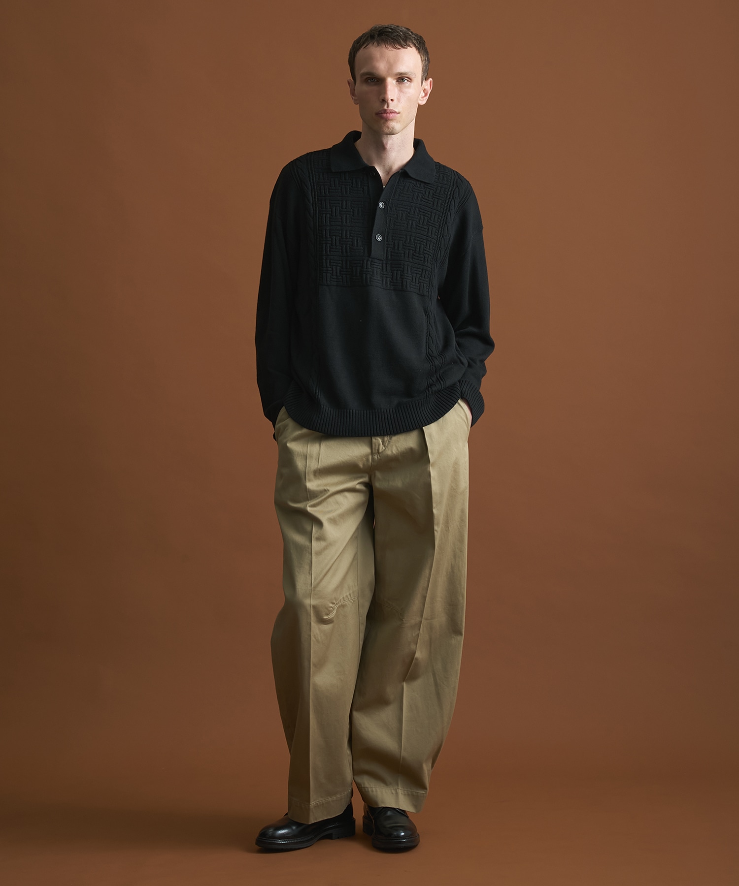 ブザムニットポロ