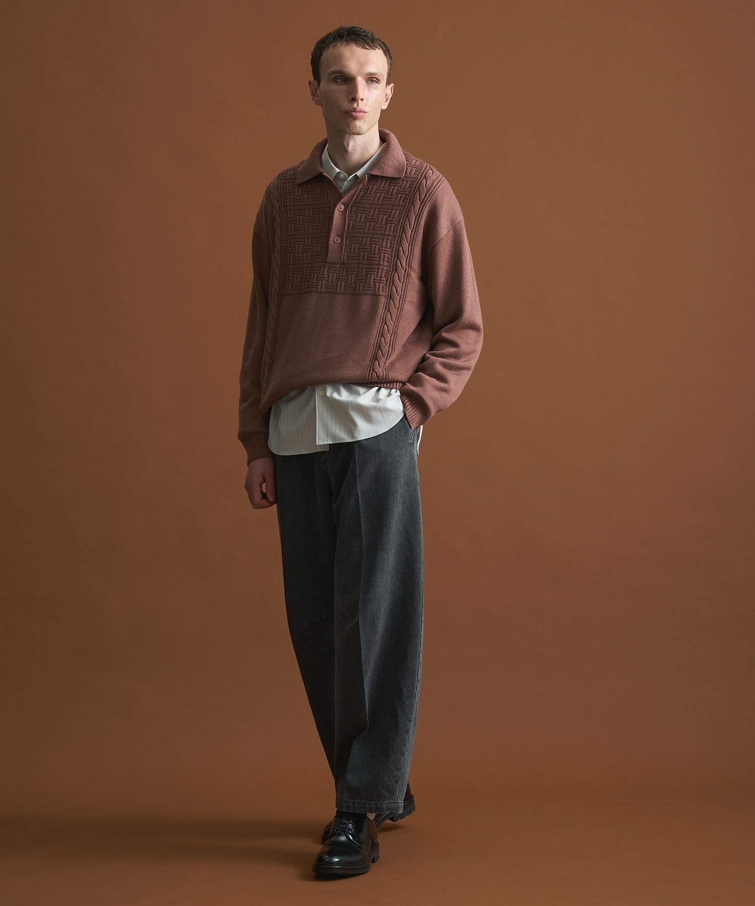 ブザムニットポロ