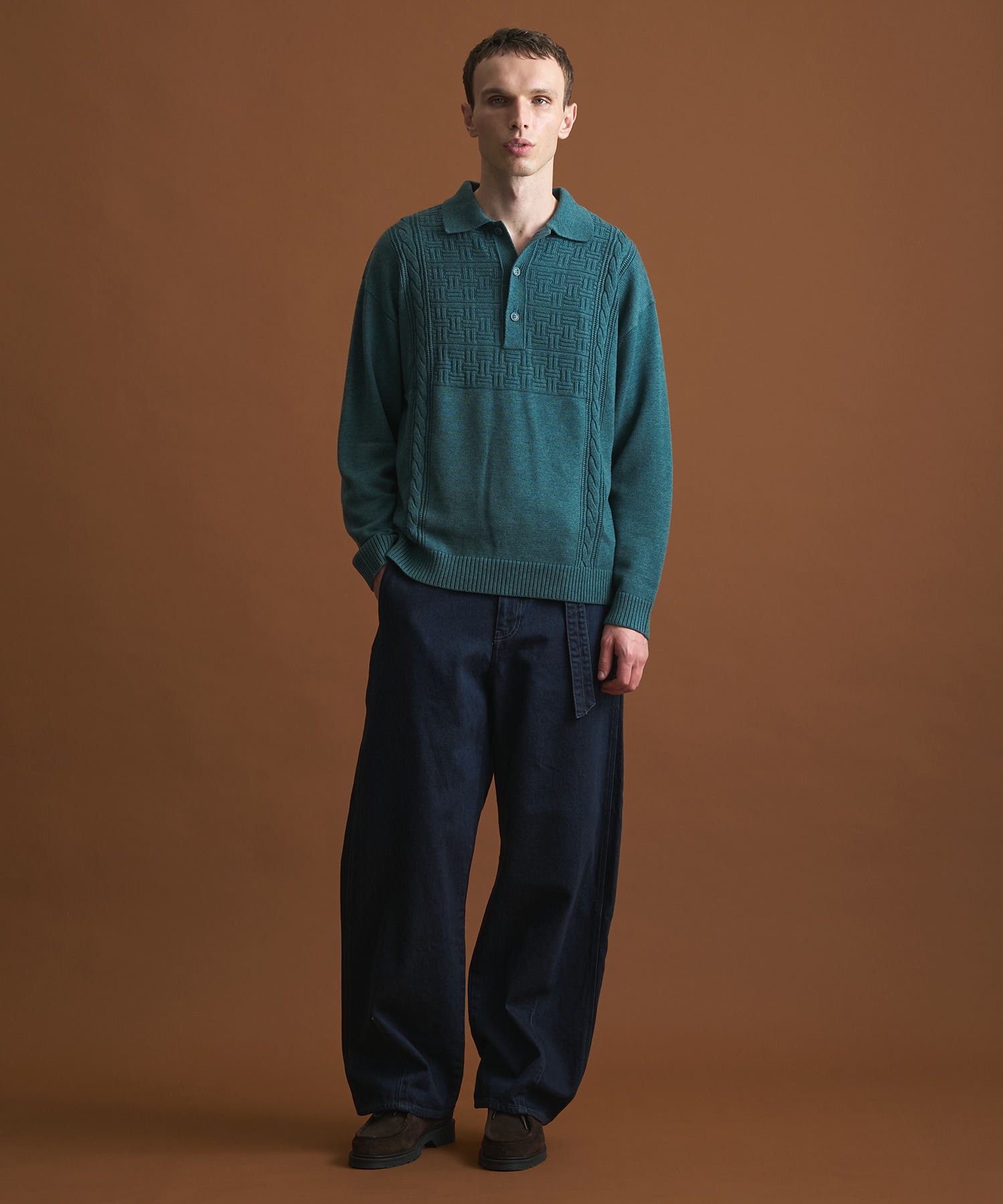 ブザムニットポロ