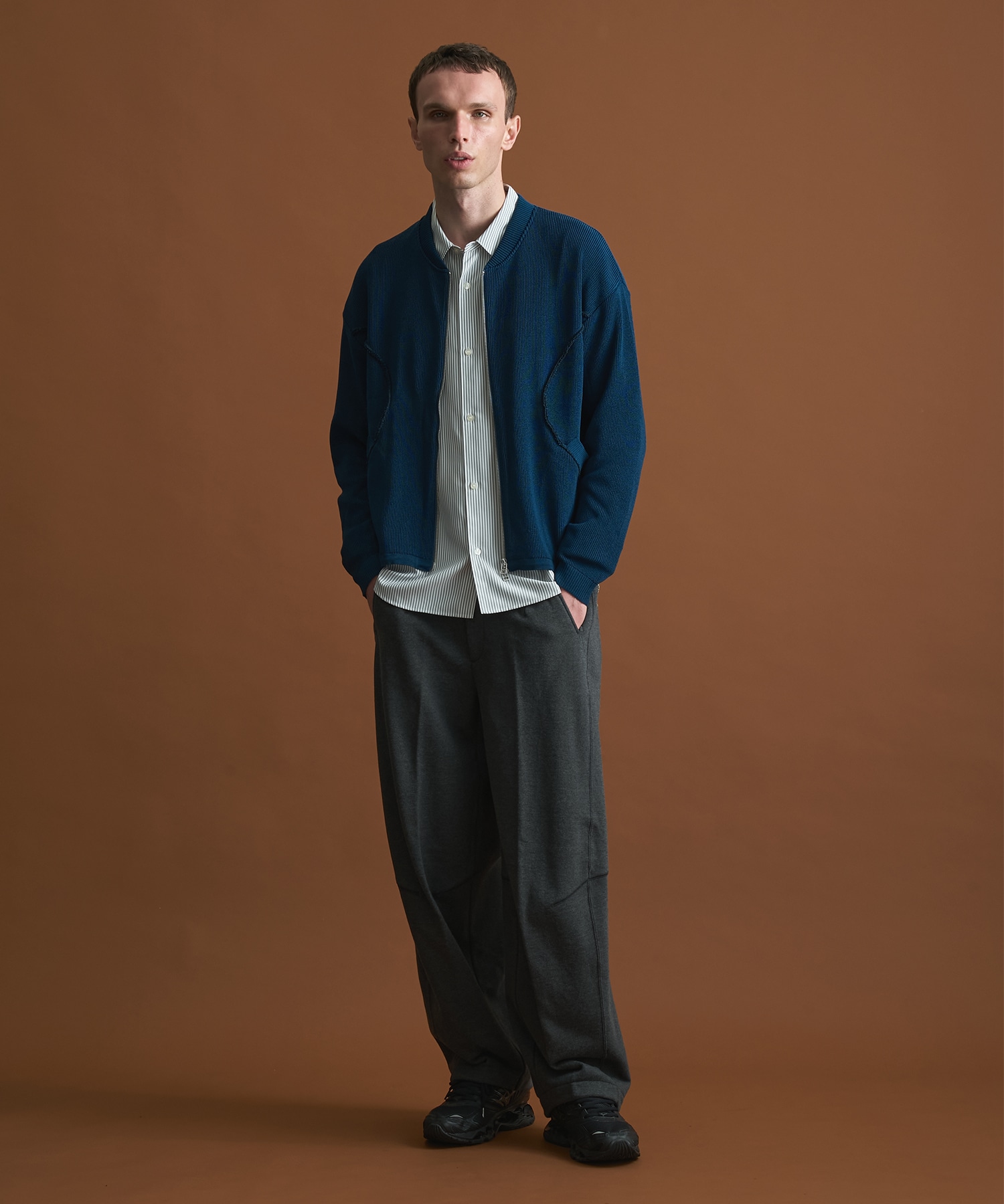 カーブラインアゼニットブルゾン