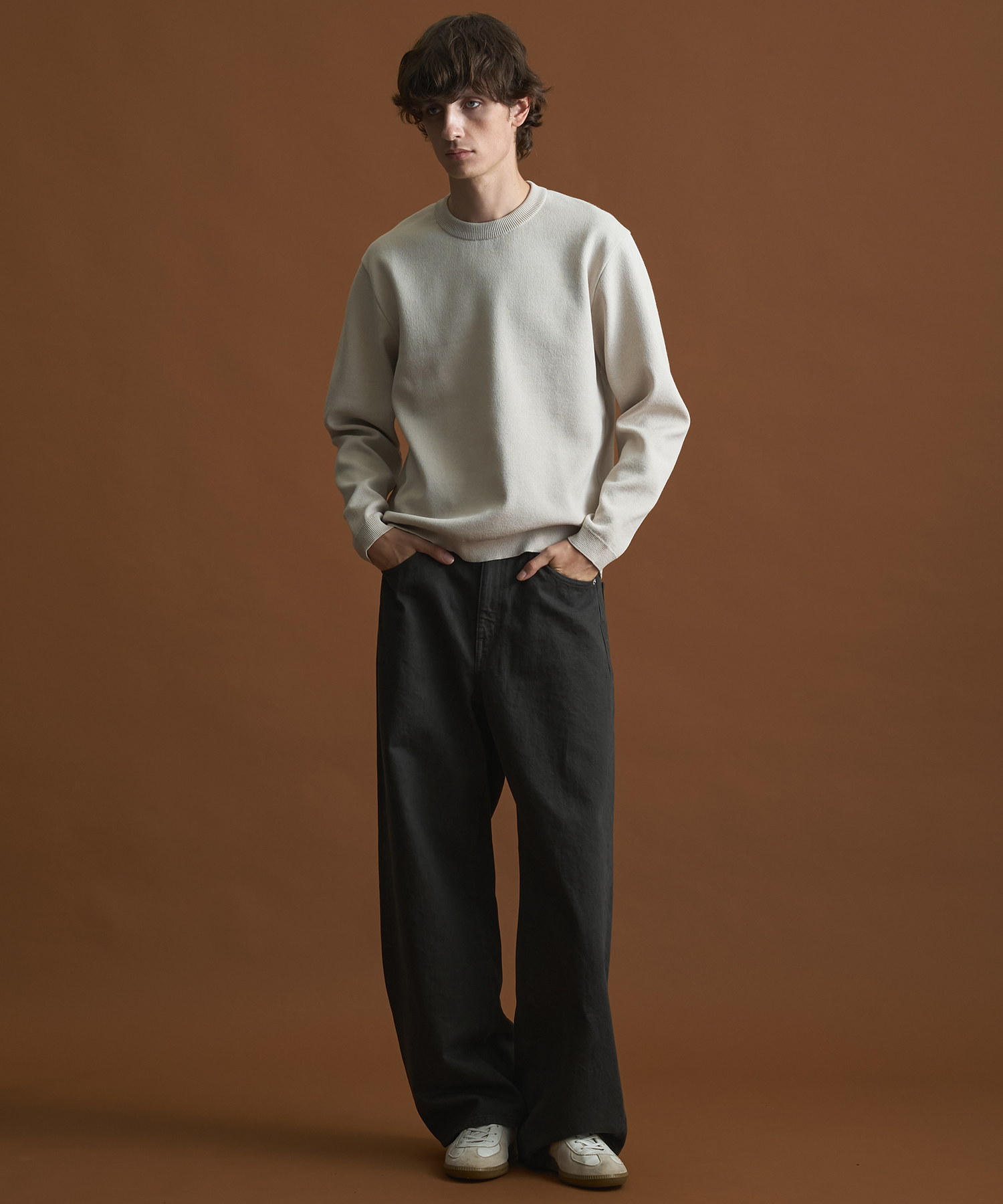 バウンドウールライトクルーネックニット