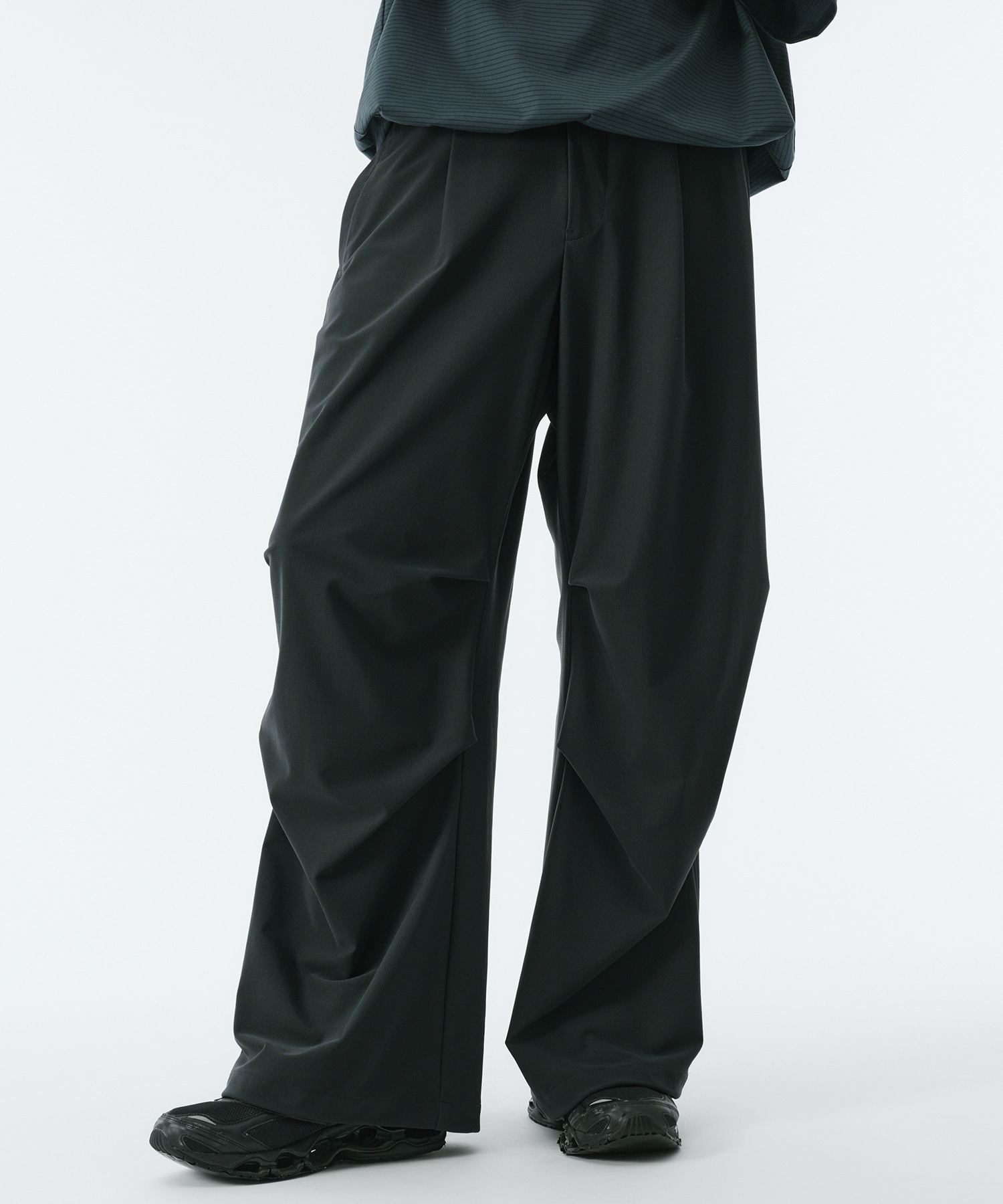 DARK GREY