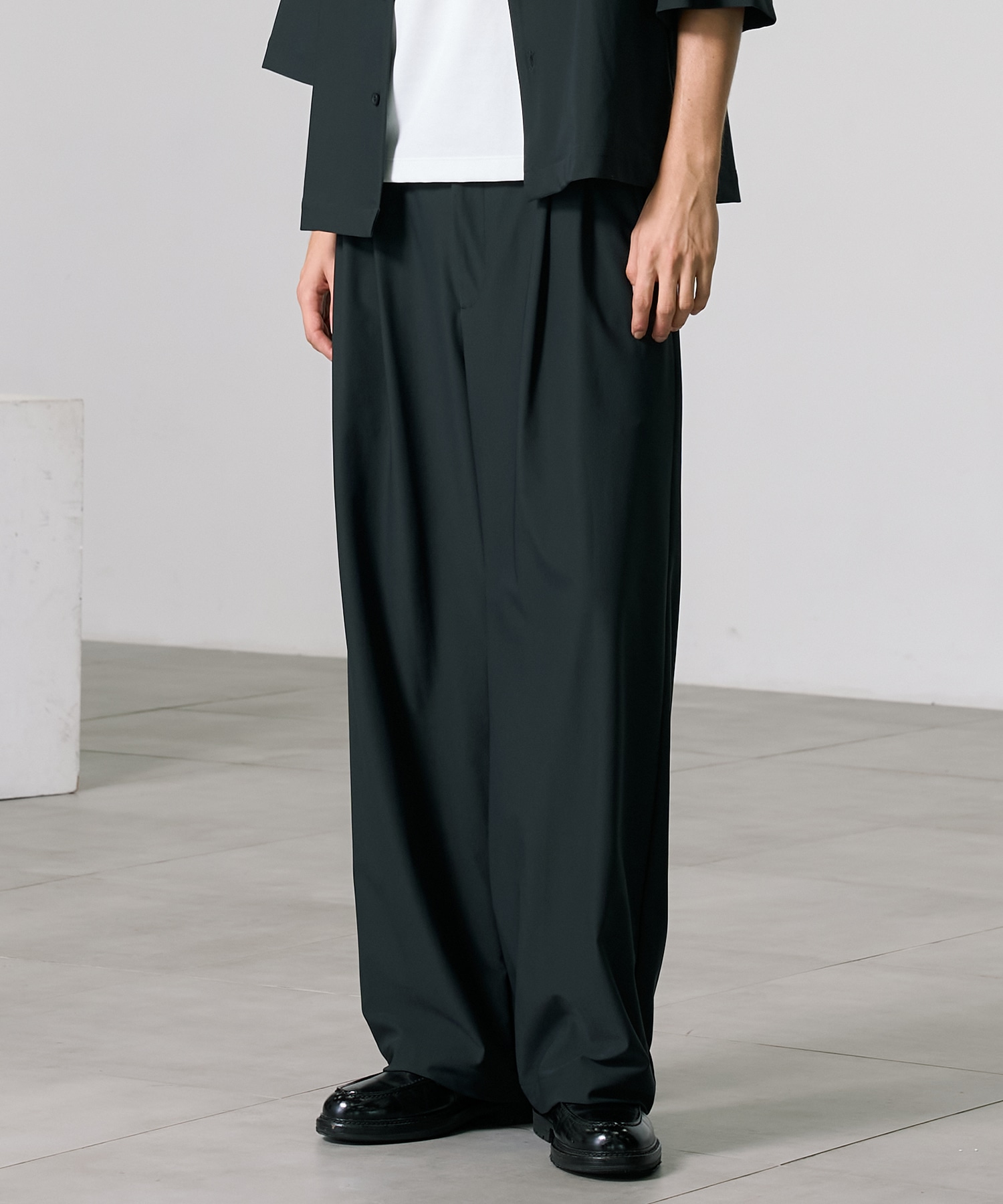 DARK GREY