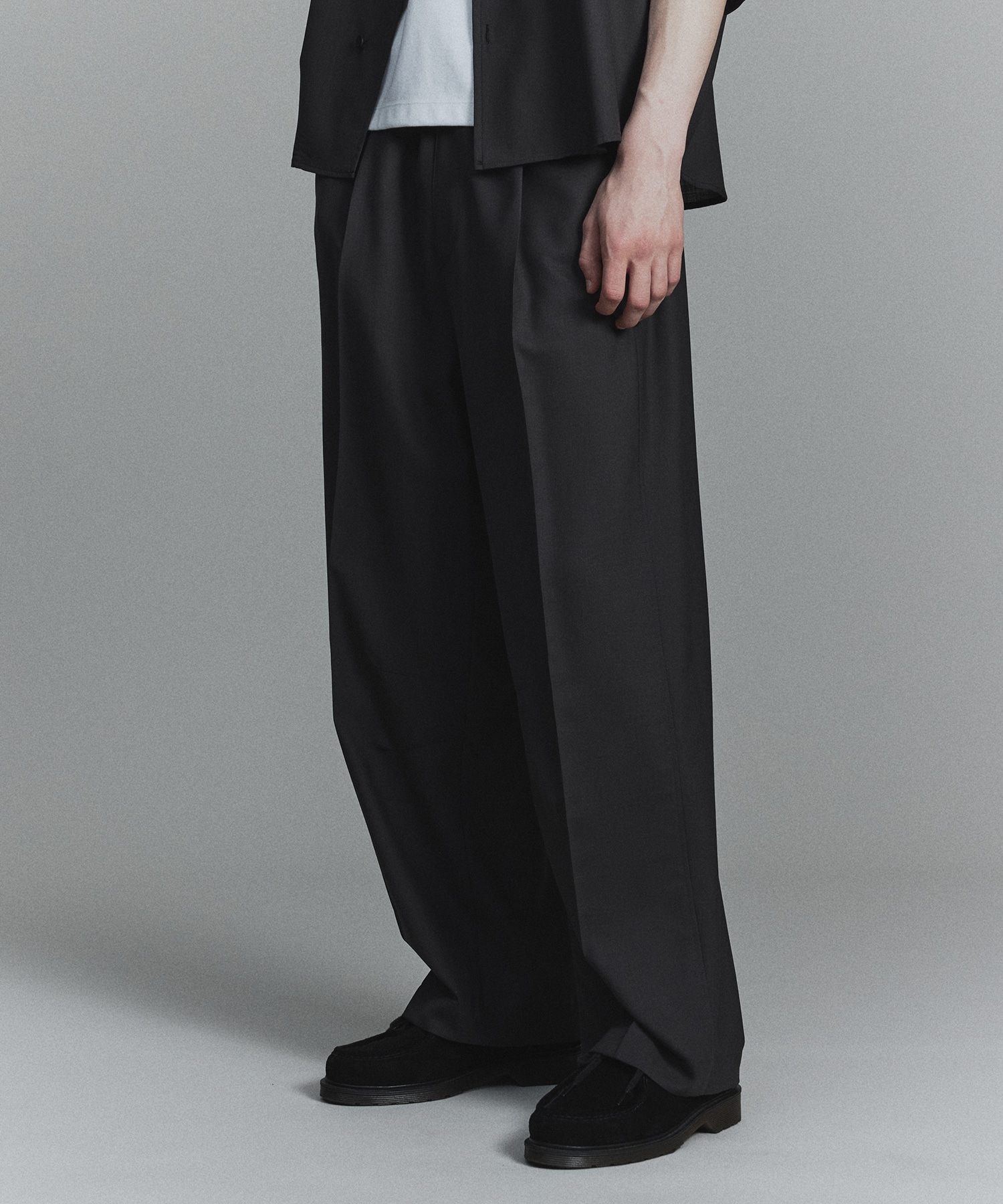 DARK GREY