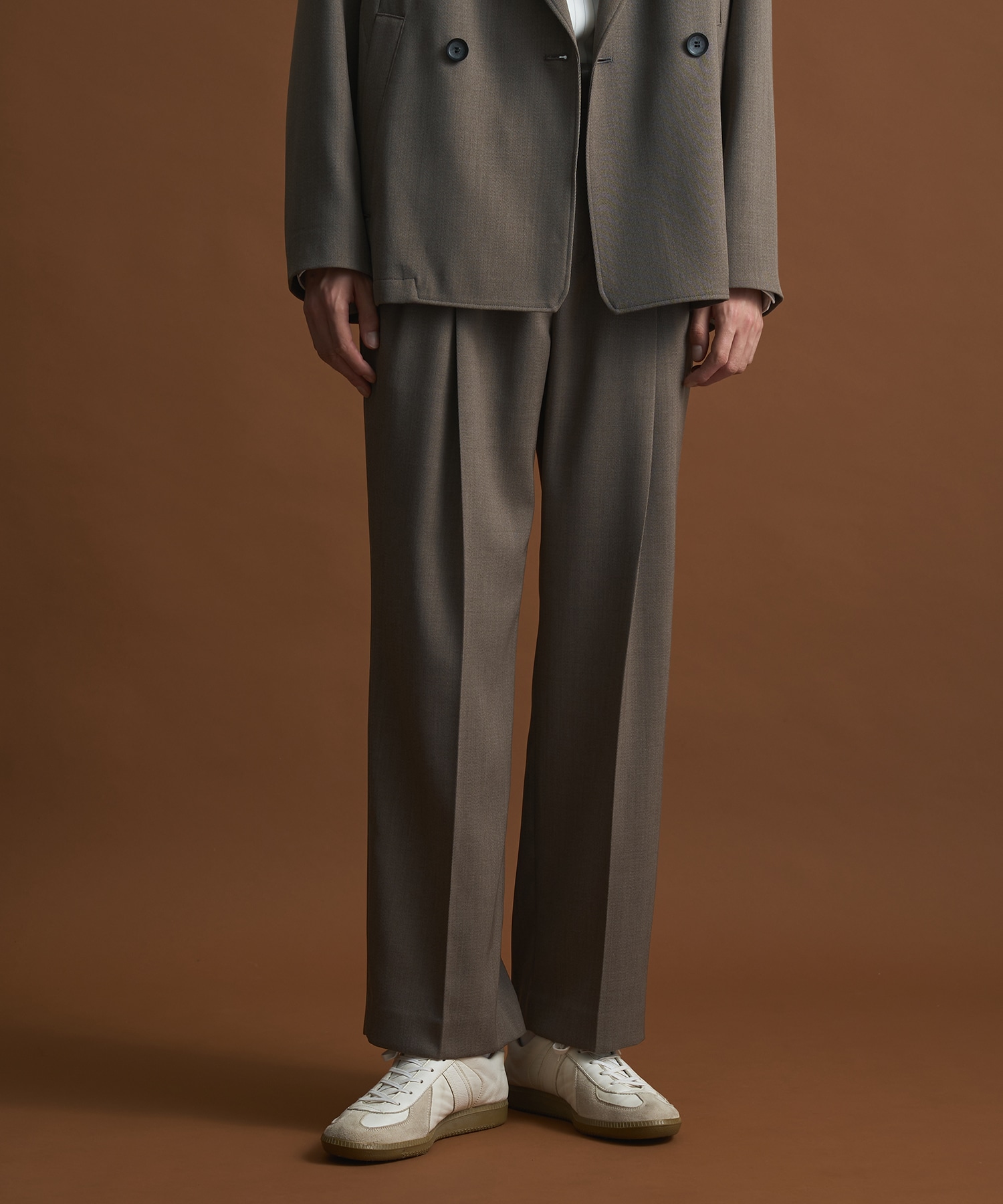 DARK BEIGE