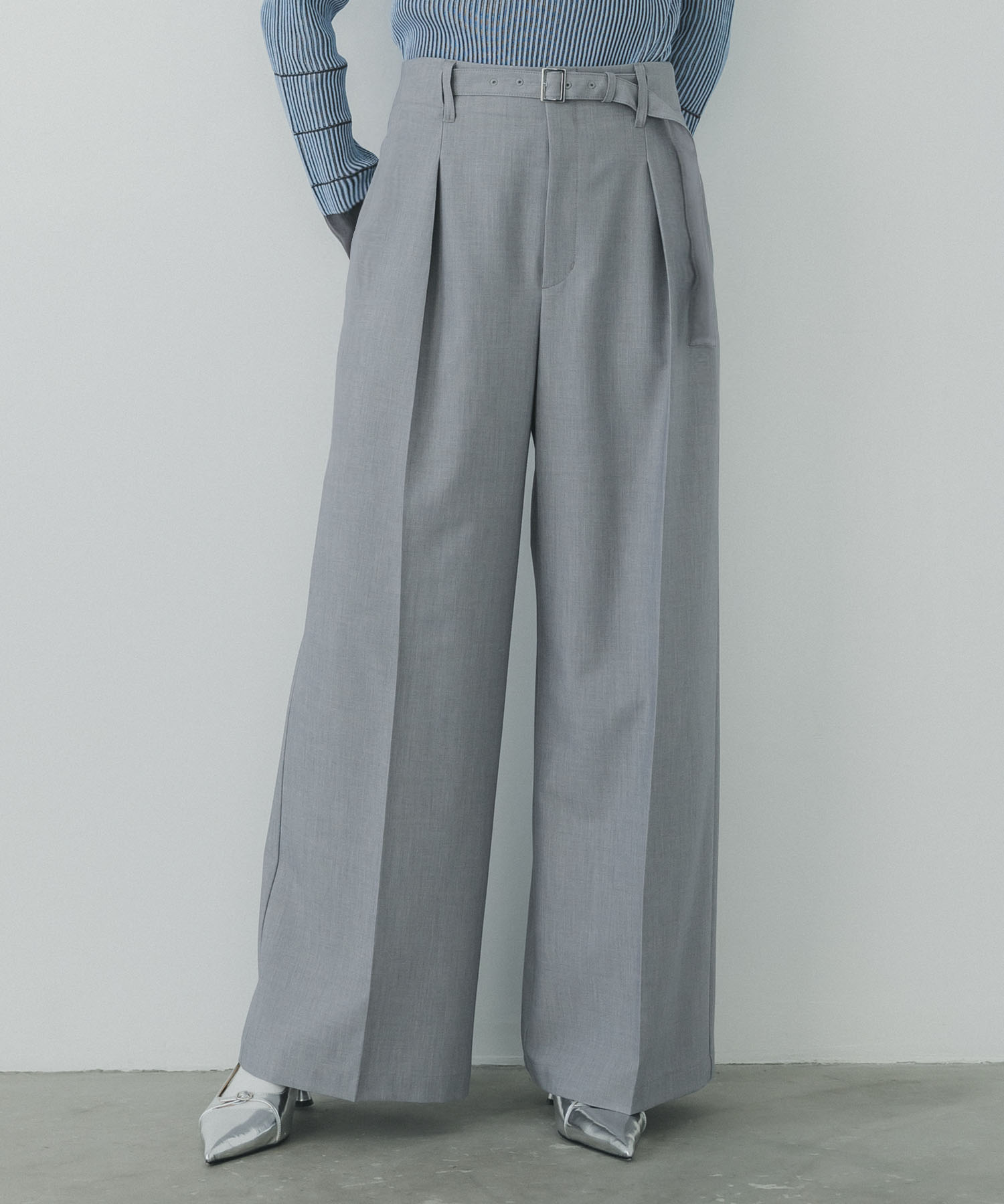 スムージースラックスパンツ(1 LIGHT GREY): : ウィメンズ｜PUBLIC TOKYO ONLINE STORE