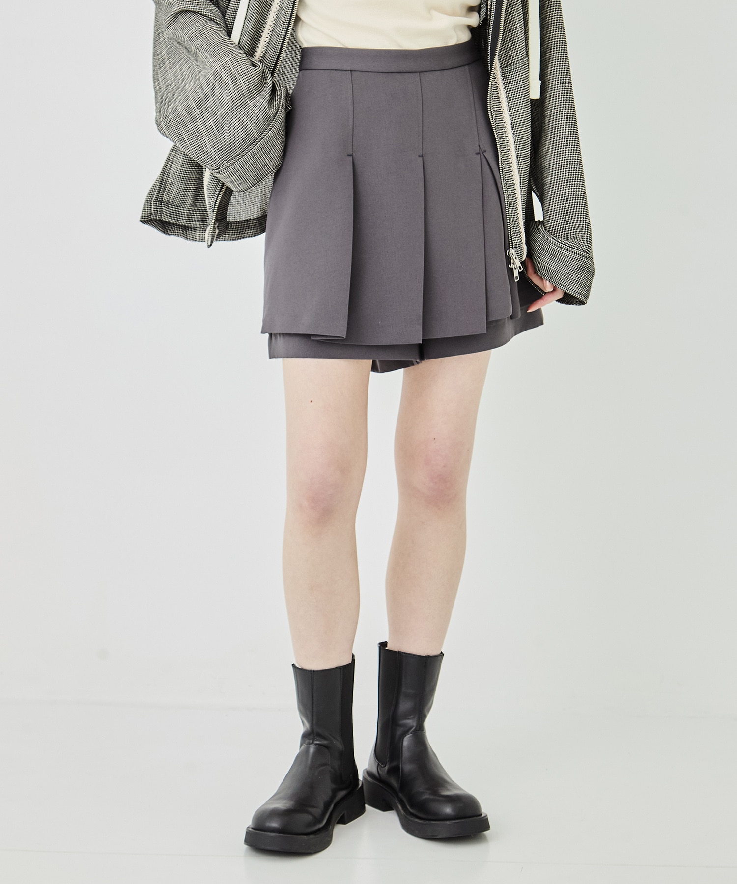タックラップショートパンツ(1 DARK GREY): : ウィメンズ