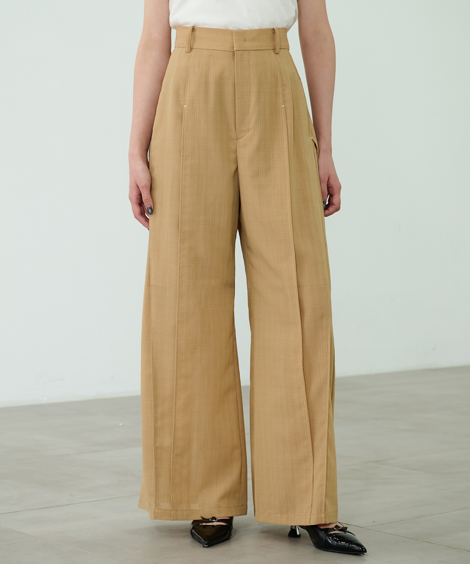 BEIGE