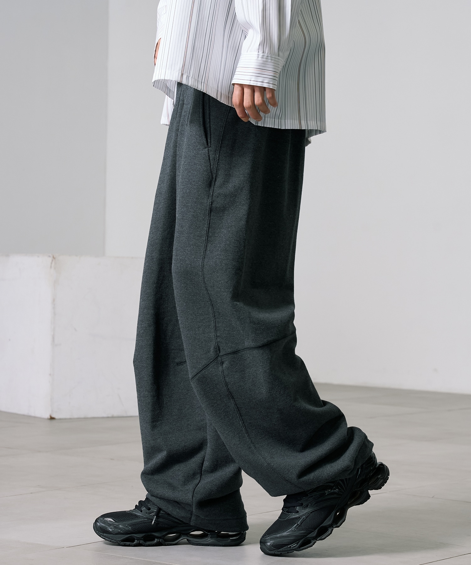 PUBLIC SWEAT バレルパンツ