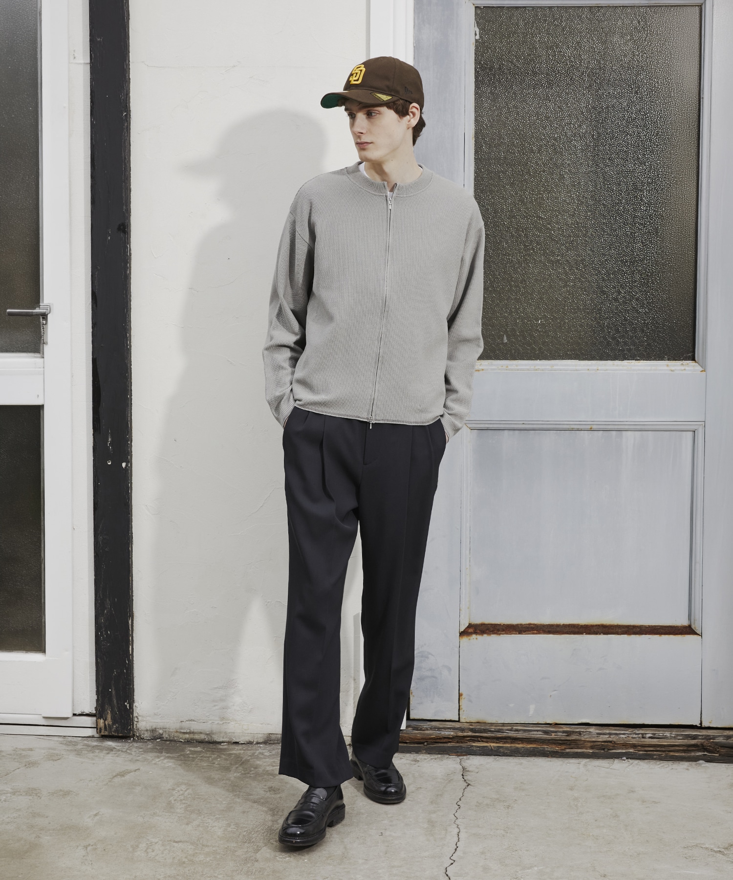 ジップアップクルーネックカーデ