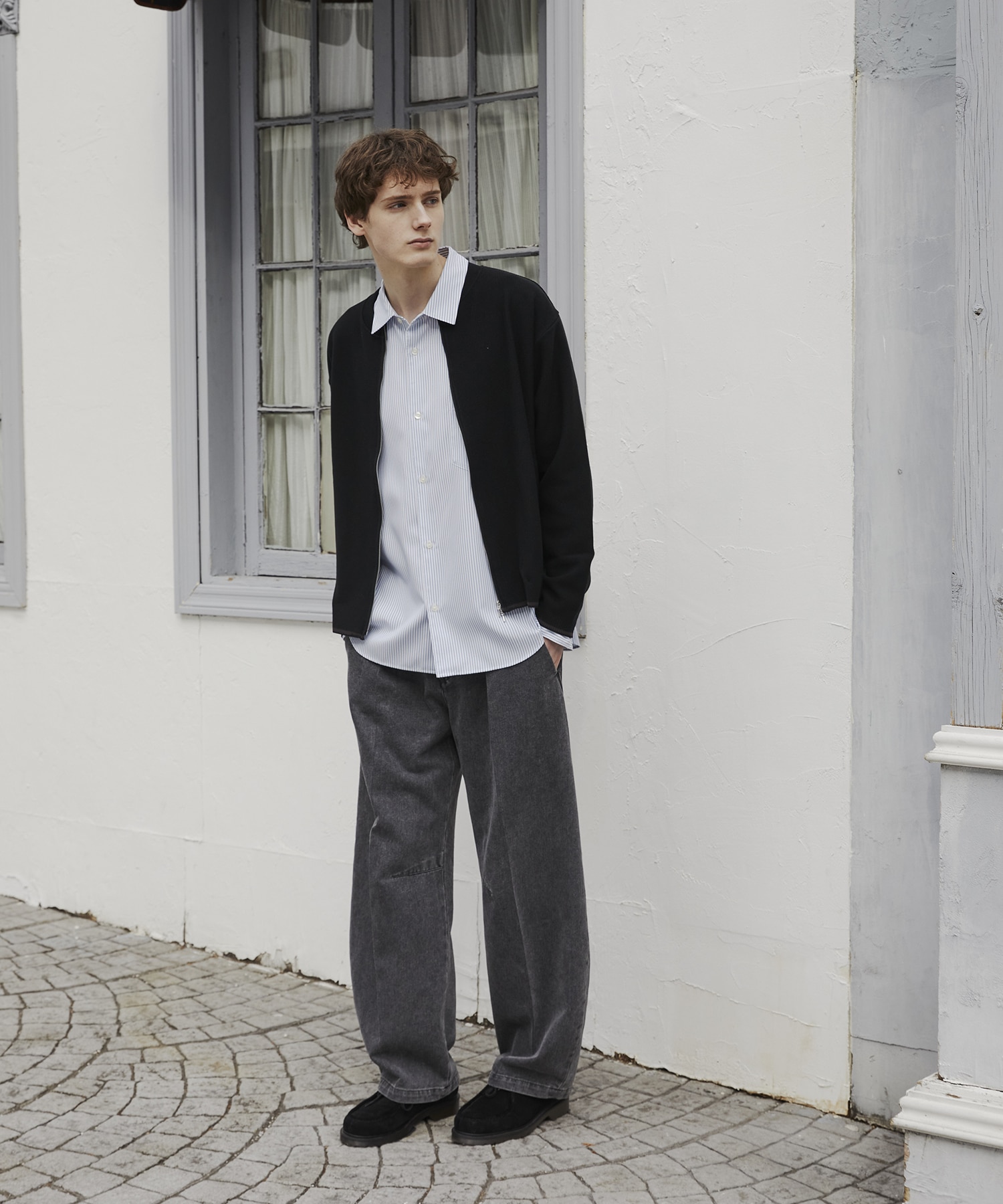 ジップアップクルーネックカーデ