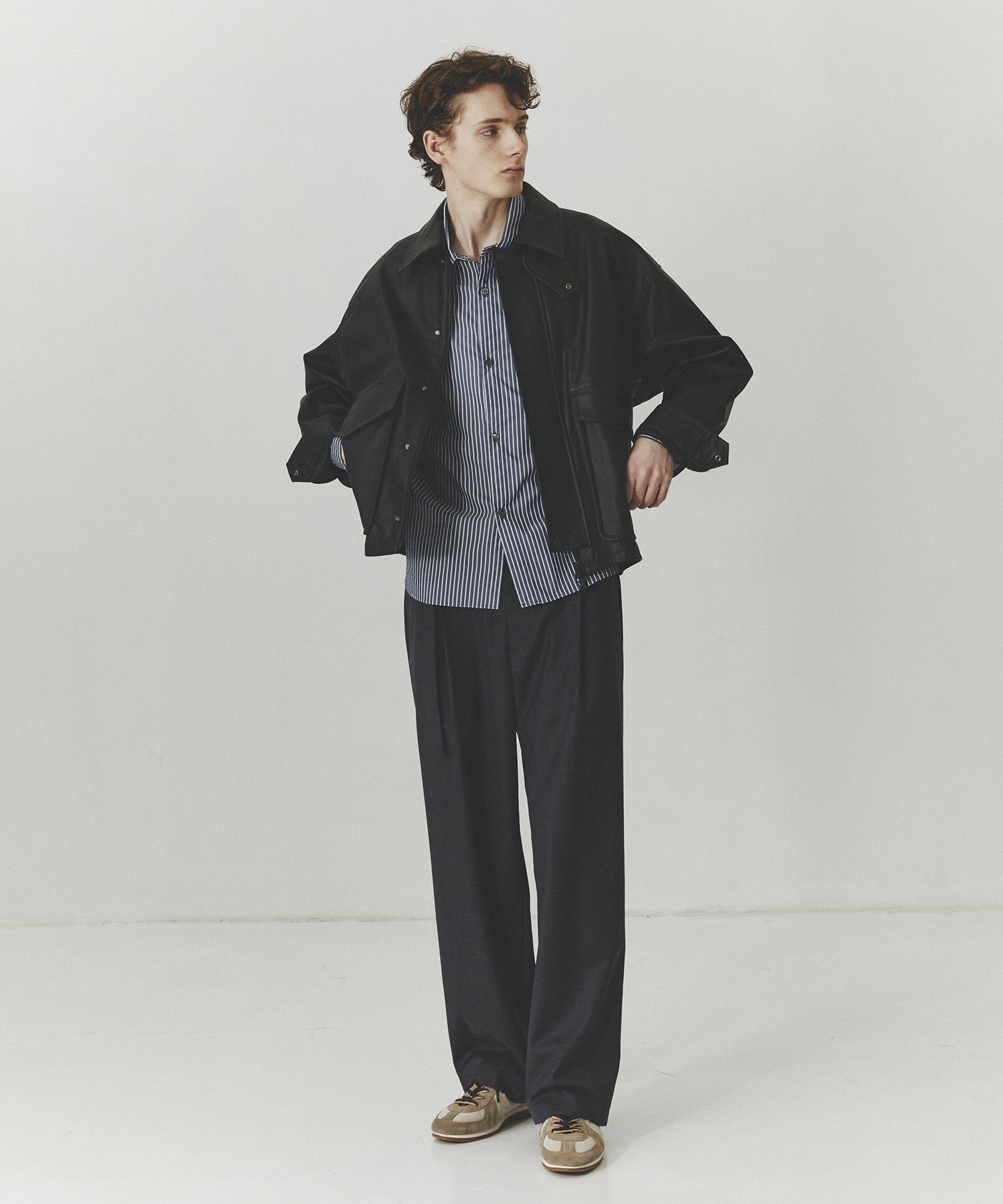 ナローベルテッドスラックス