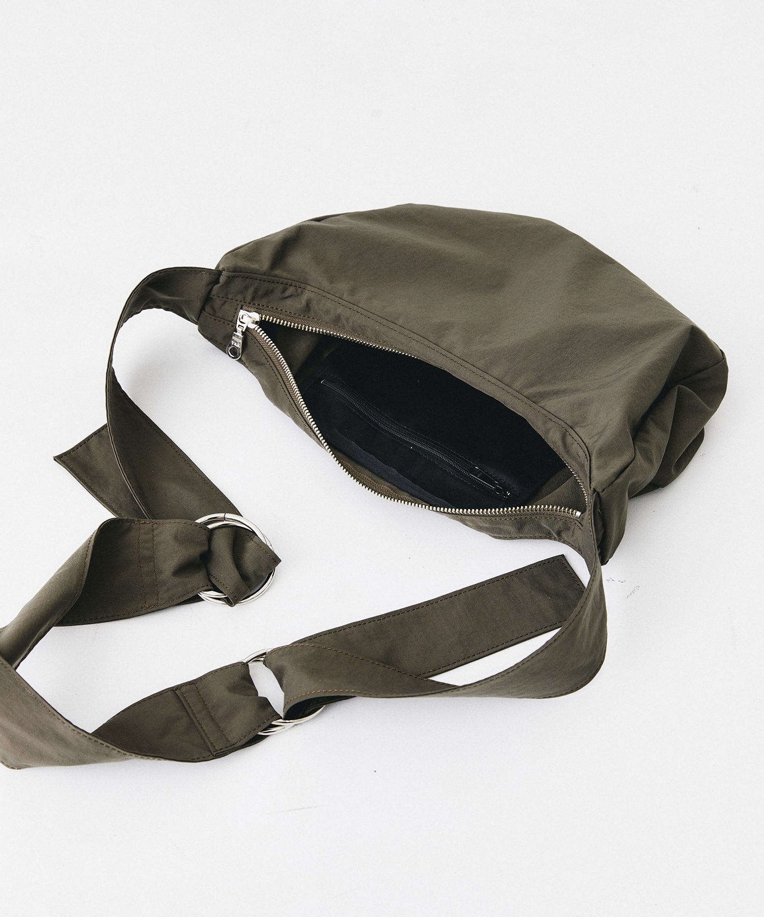 yorozu ダブルタスキボディバッグ