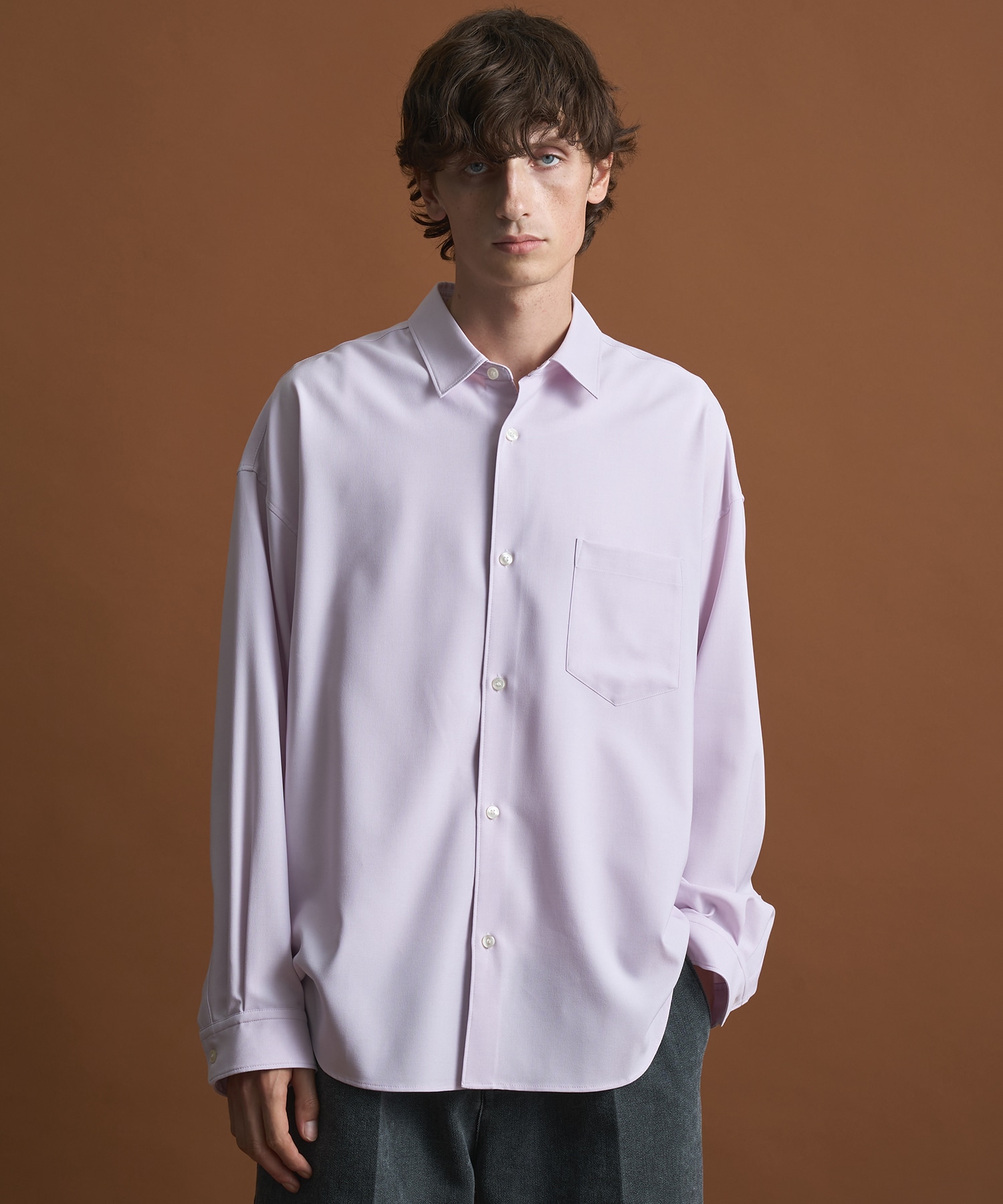 〈新色〉コンフォートリラックスレギュラーシャツ