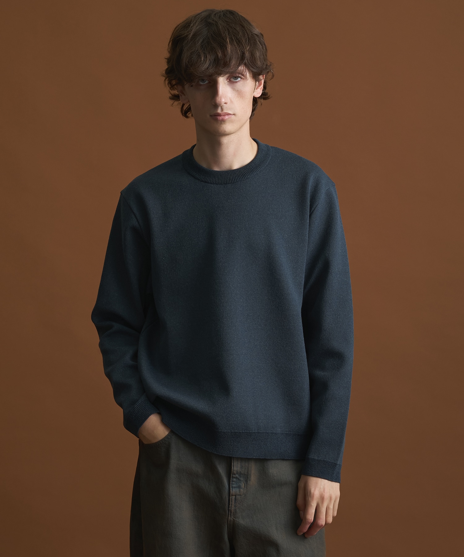 バウンドウールライトクルーネックニット