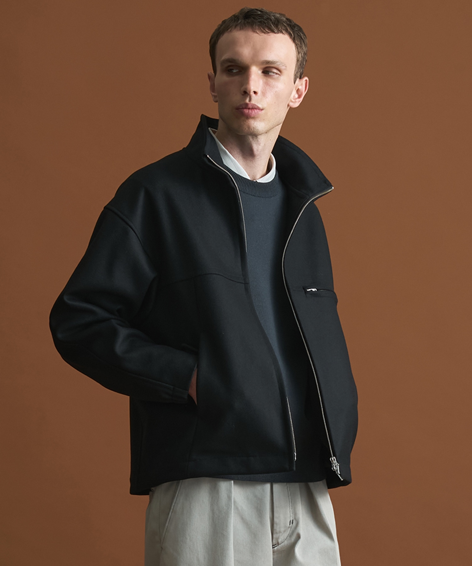 Super140sメルトンスタンドジップBL