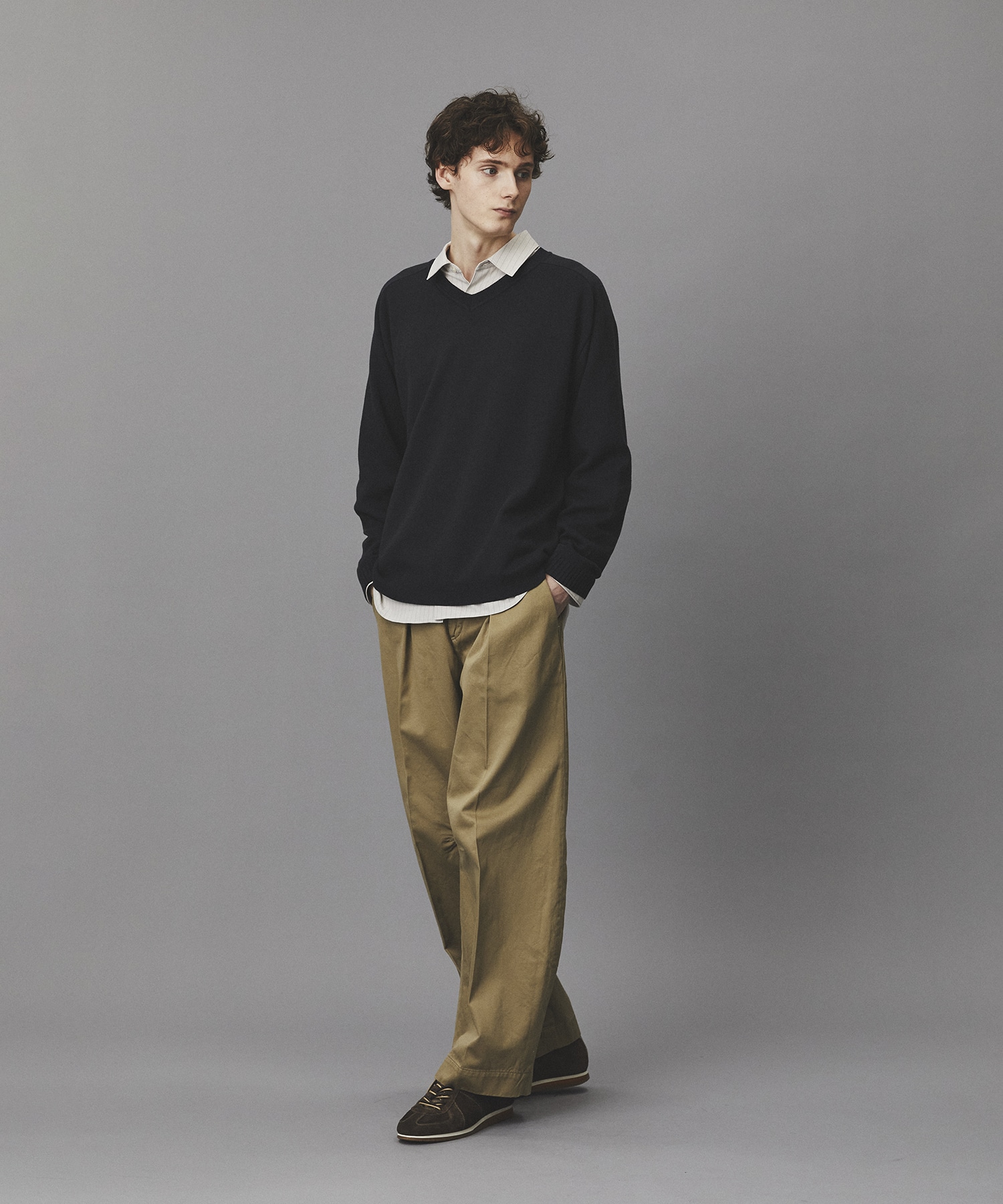 シルクブレンドVネックニット