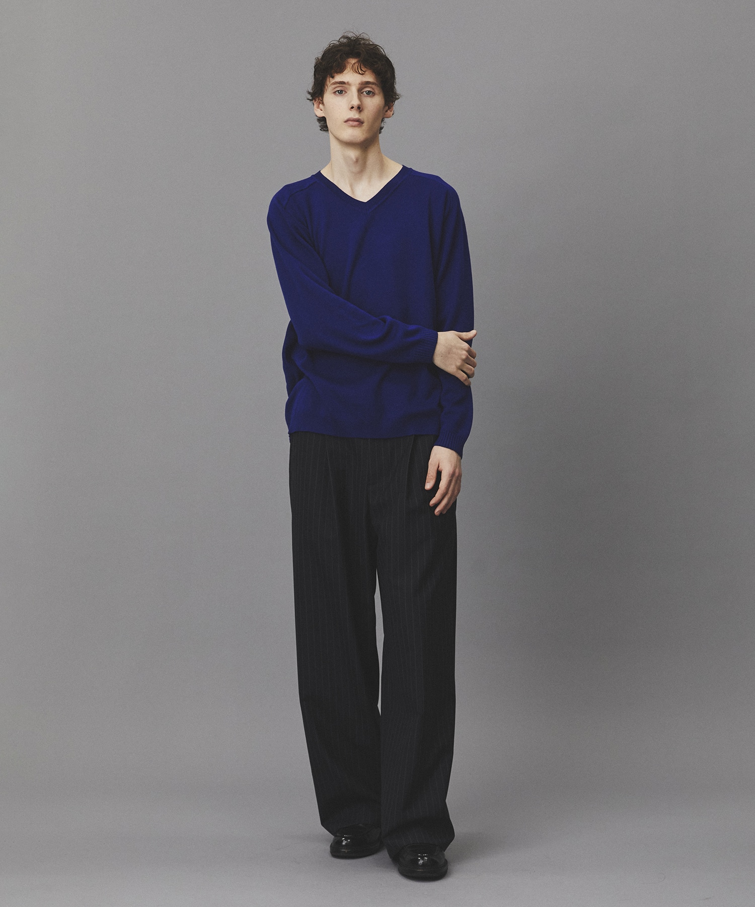 シルクブレンドVネックニット