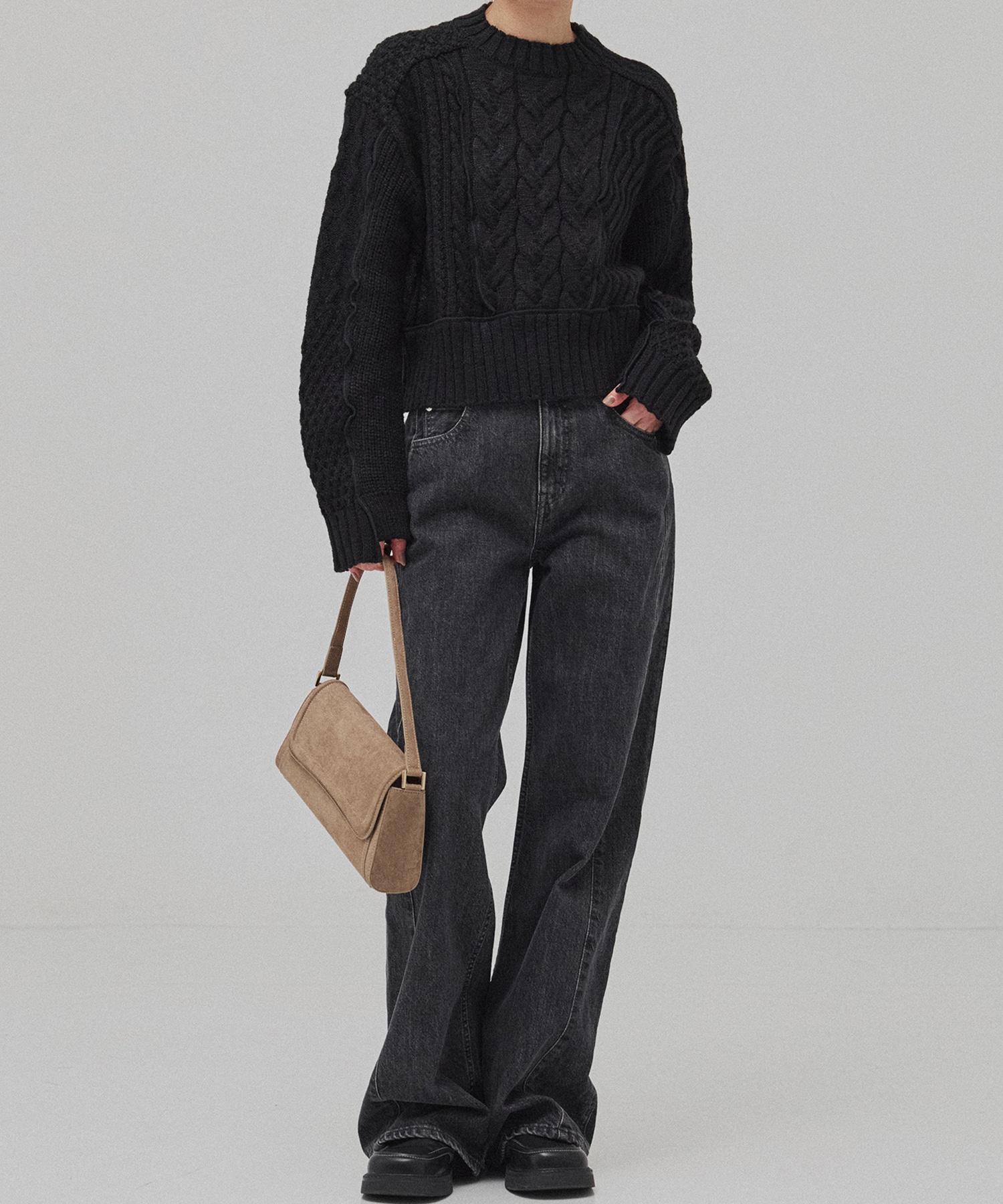 ケーブルパッチワークニット