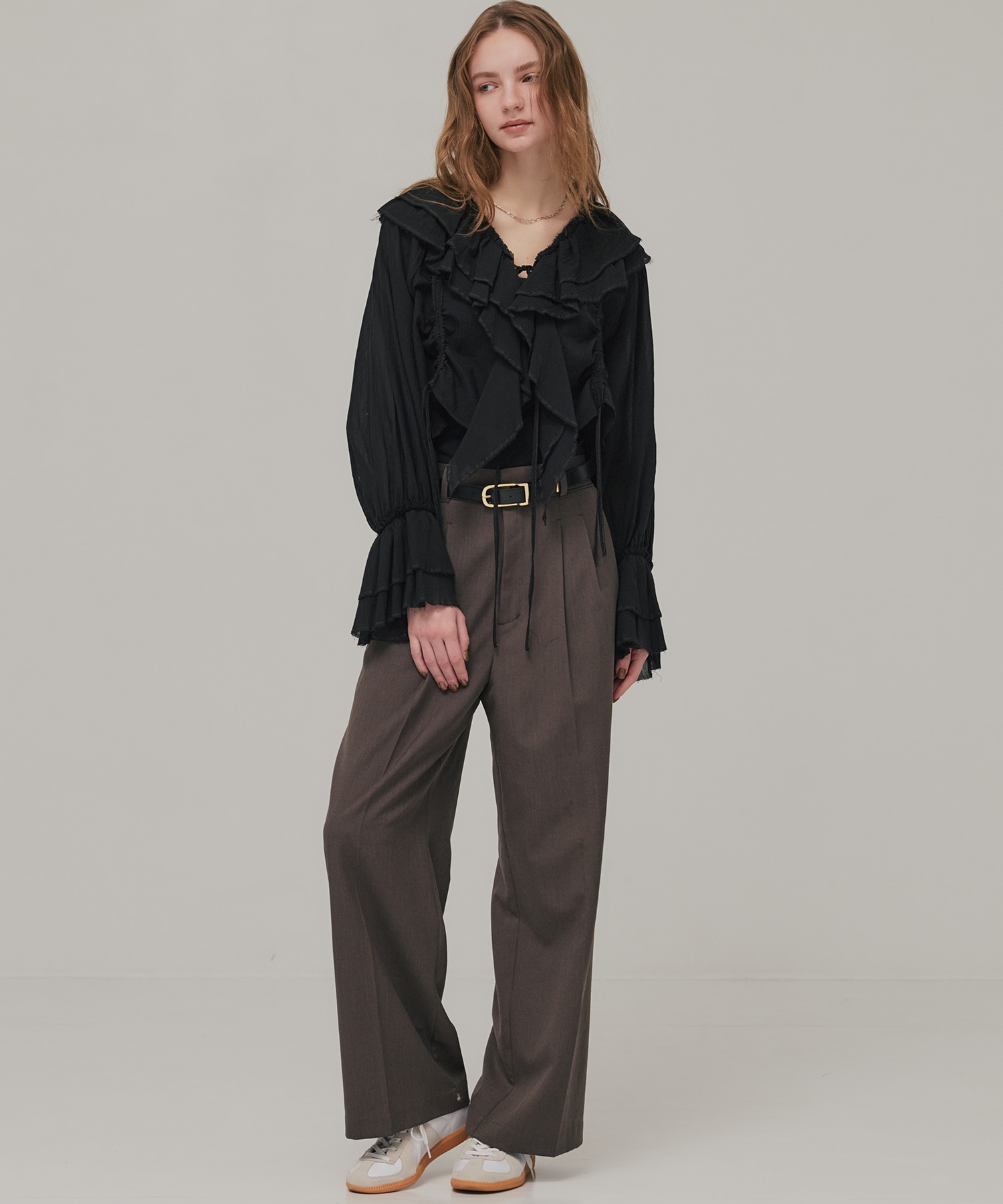 ラッフルカラーギャザーブラウス