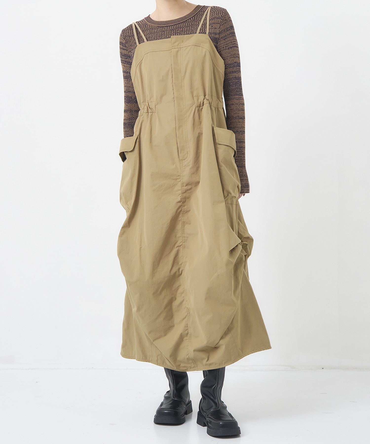 コクーンカーゴジャンパースカート