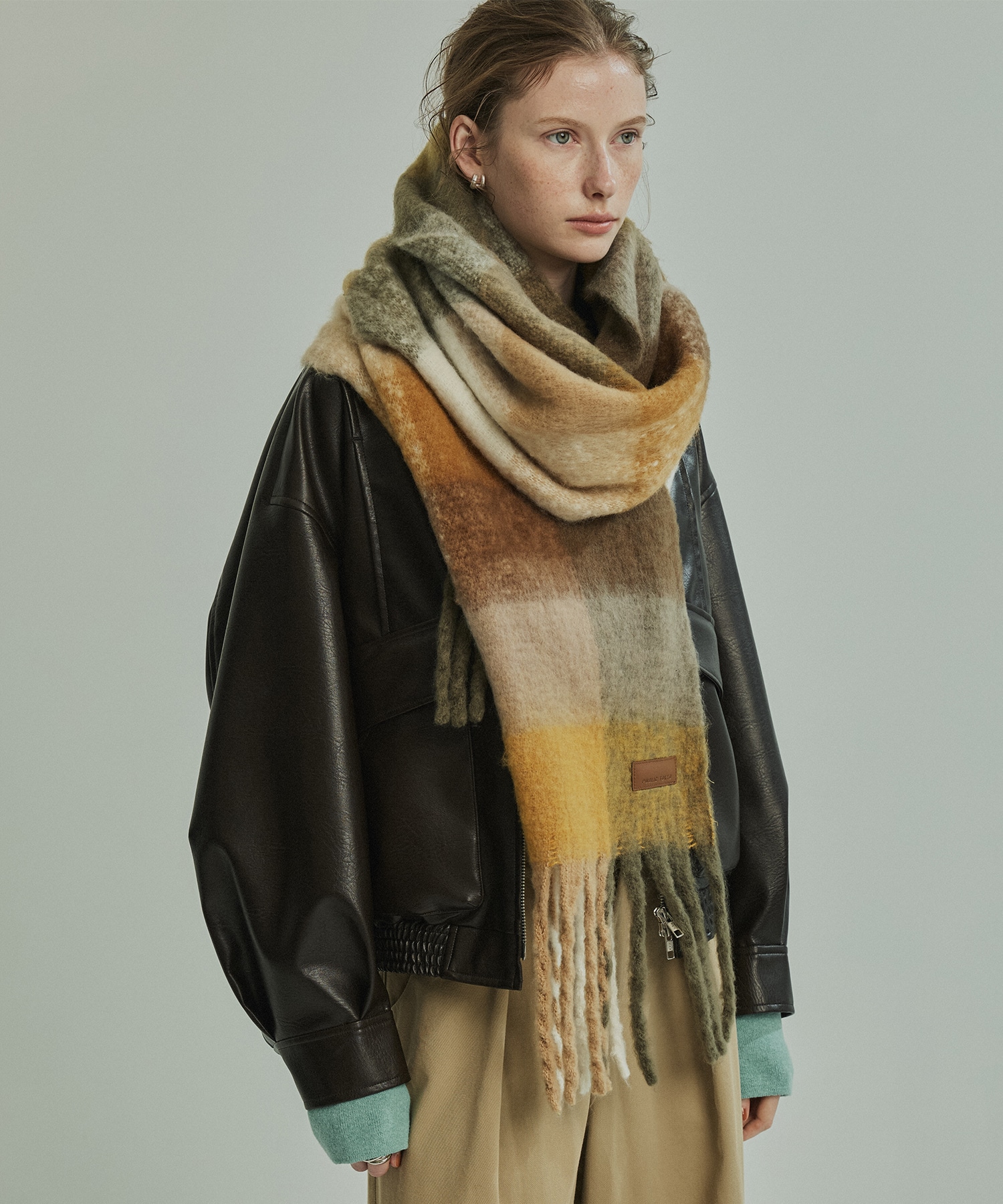 ヘアリーフリンジマフラー