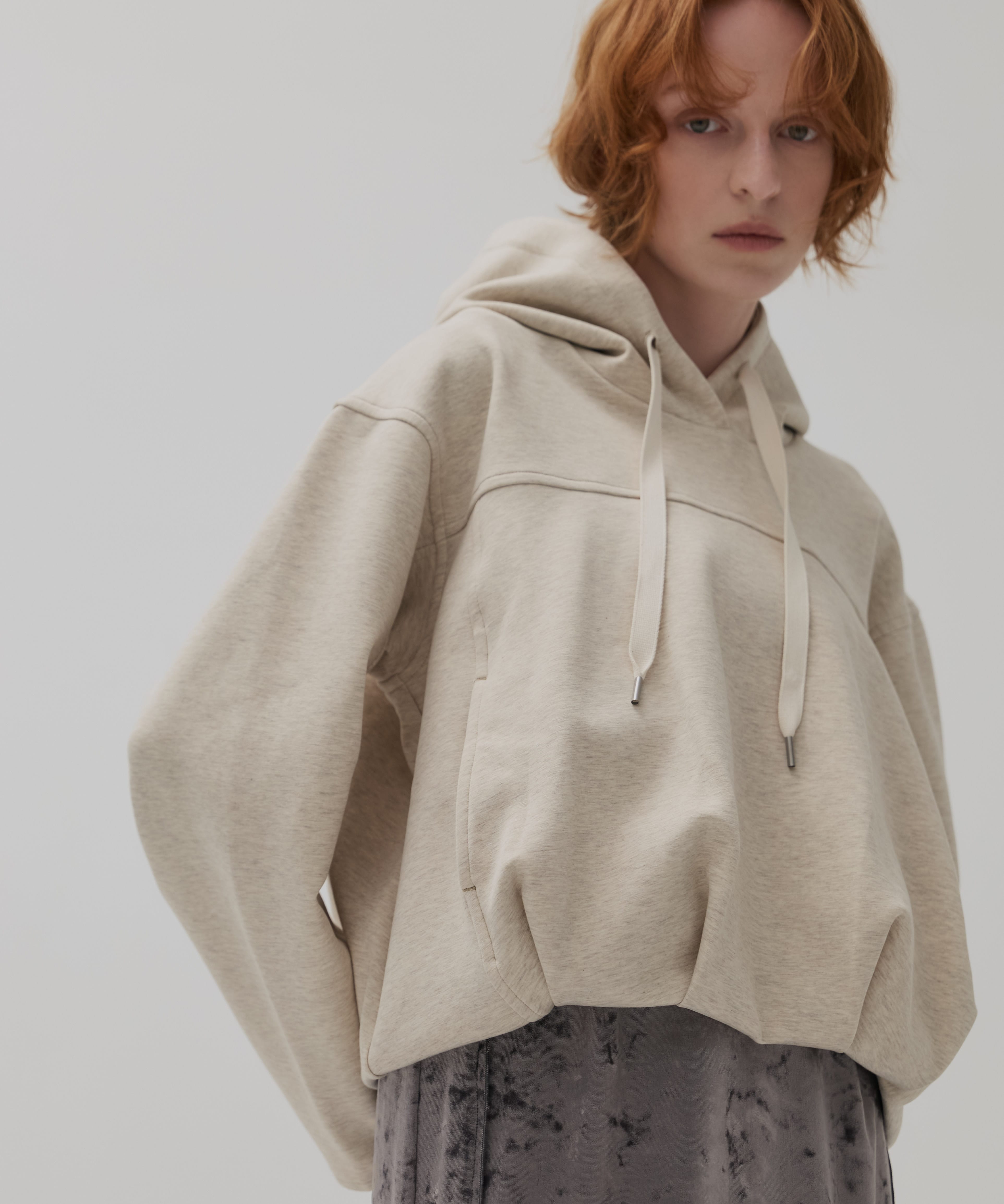 ダンボールバルーンフーディ