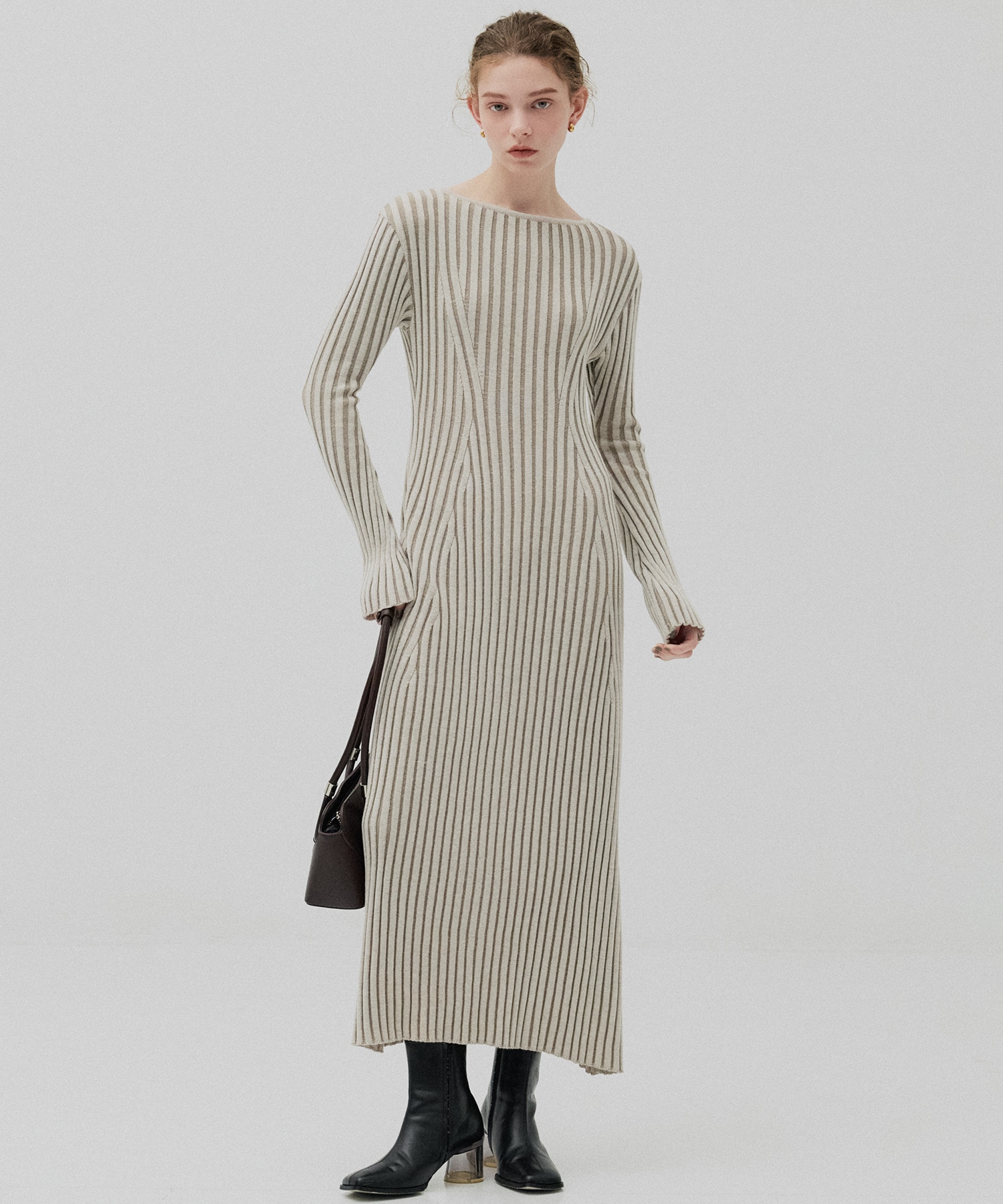 フレアリブニットワンピース