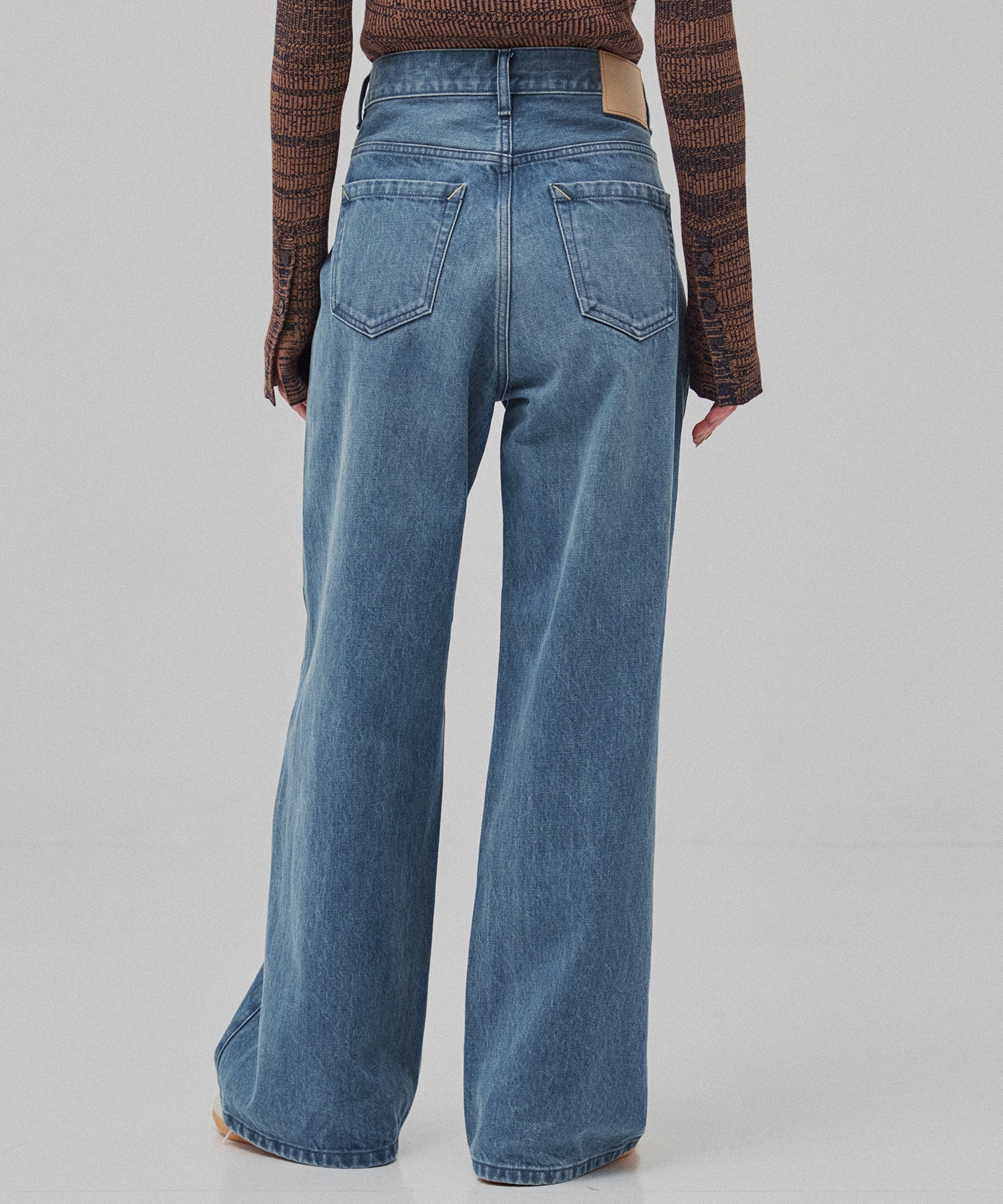 ラインストレートデニム