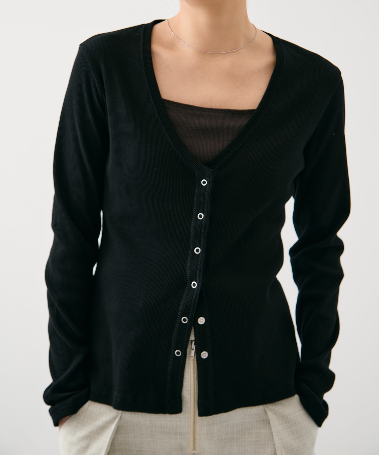 リングドットVネックトップス