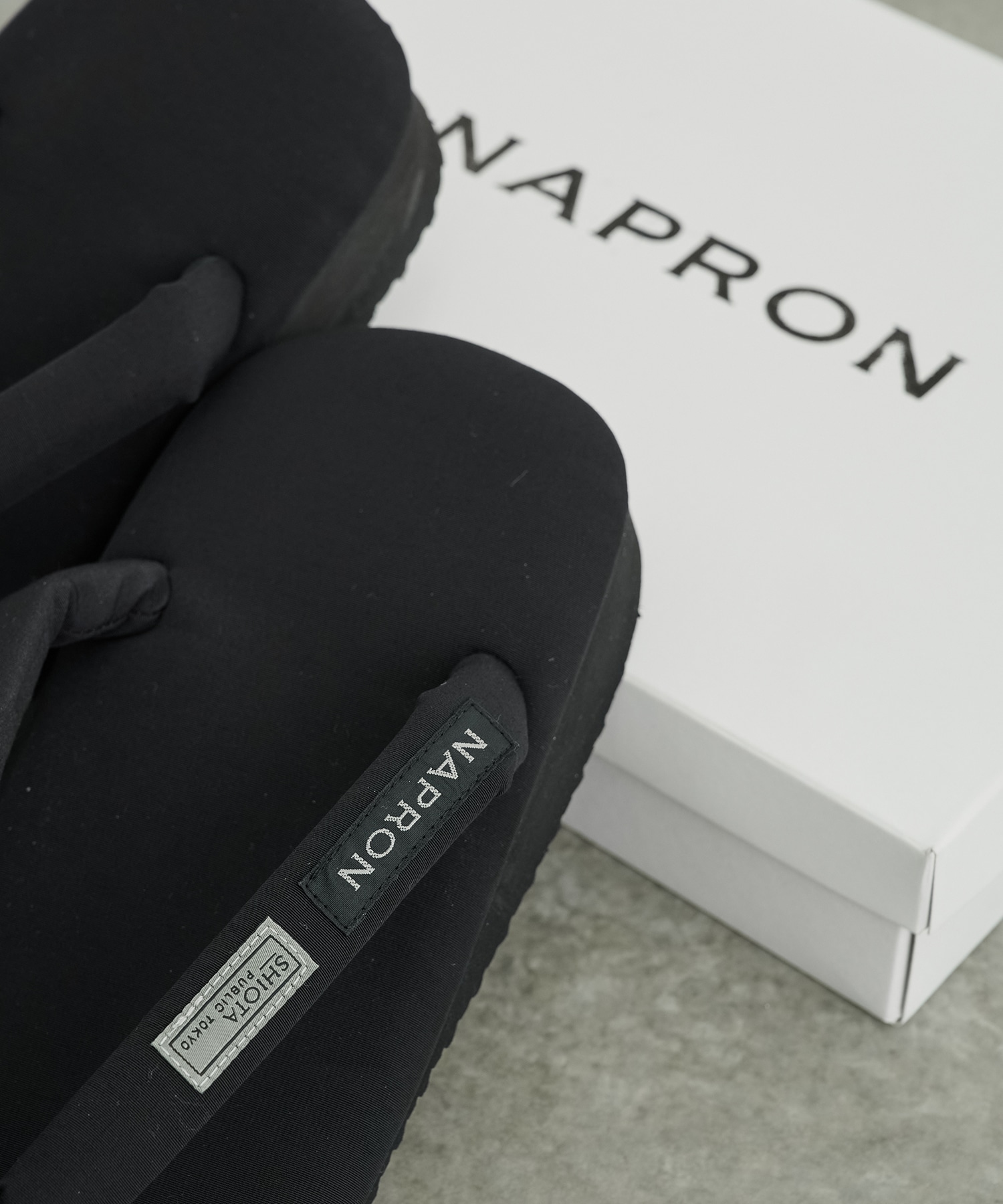 NAPRON/SHIOTA 粋サンダル