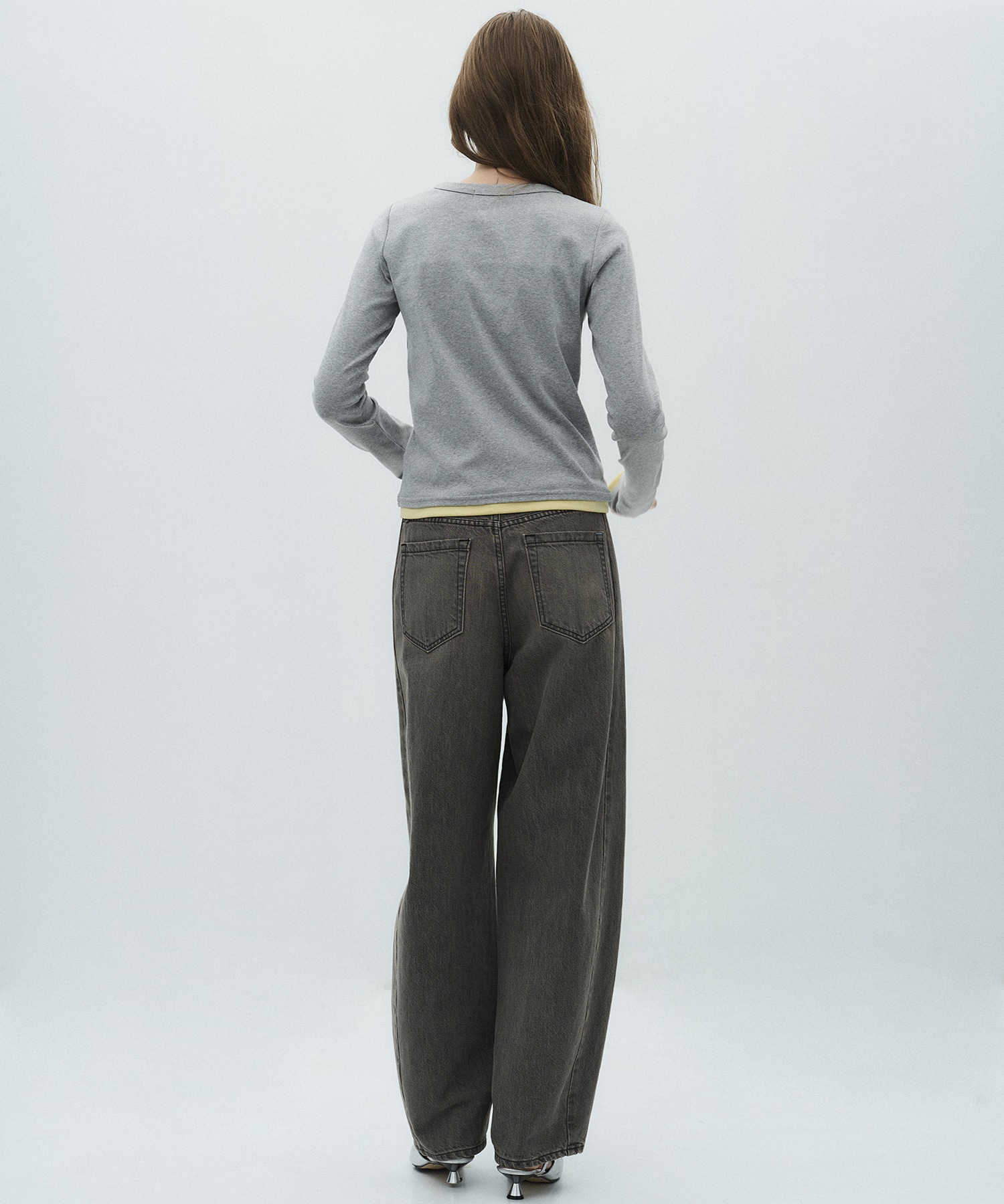 Vネックレイヤードトップス