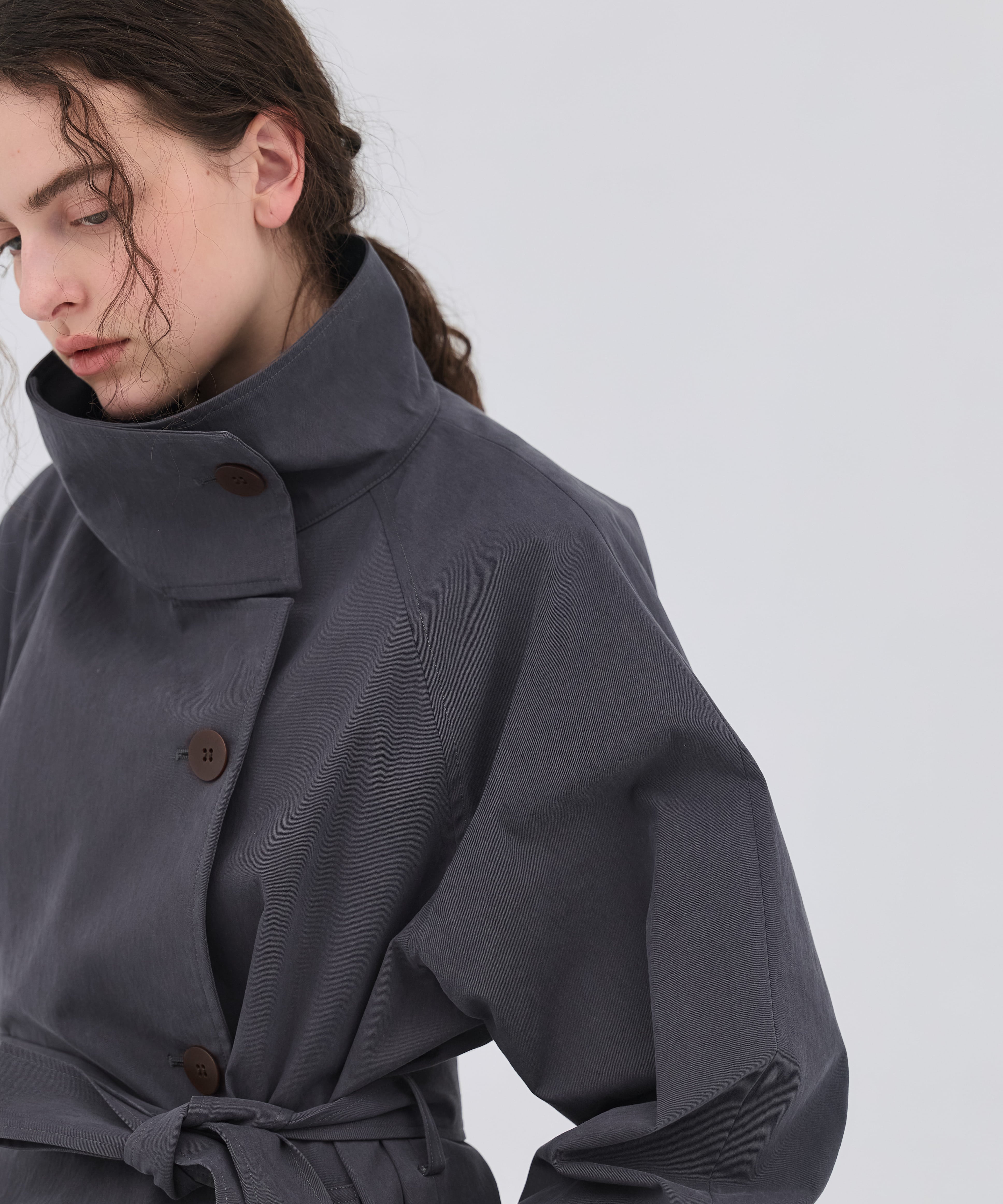 ファンネルネックショートトレンチコート