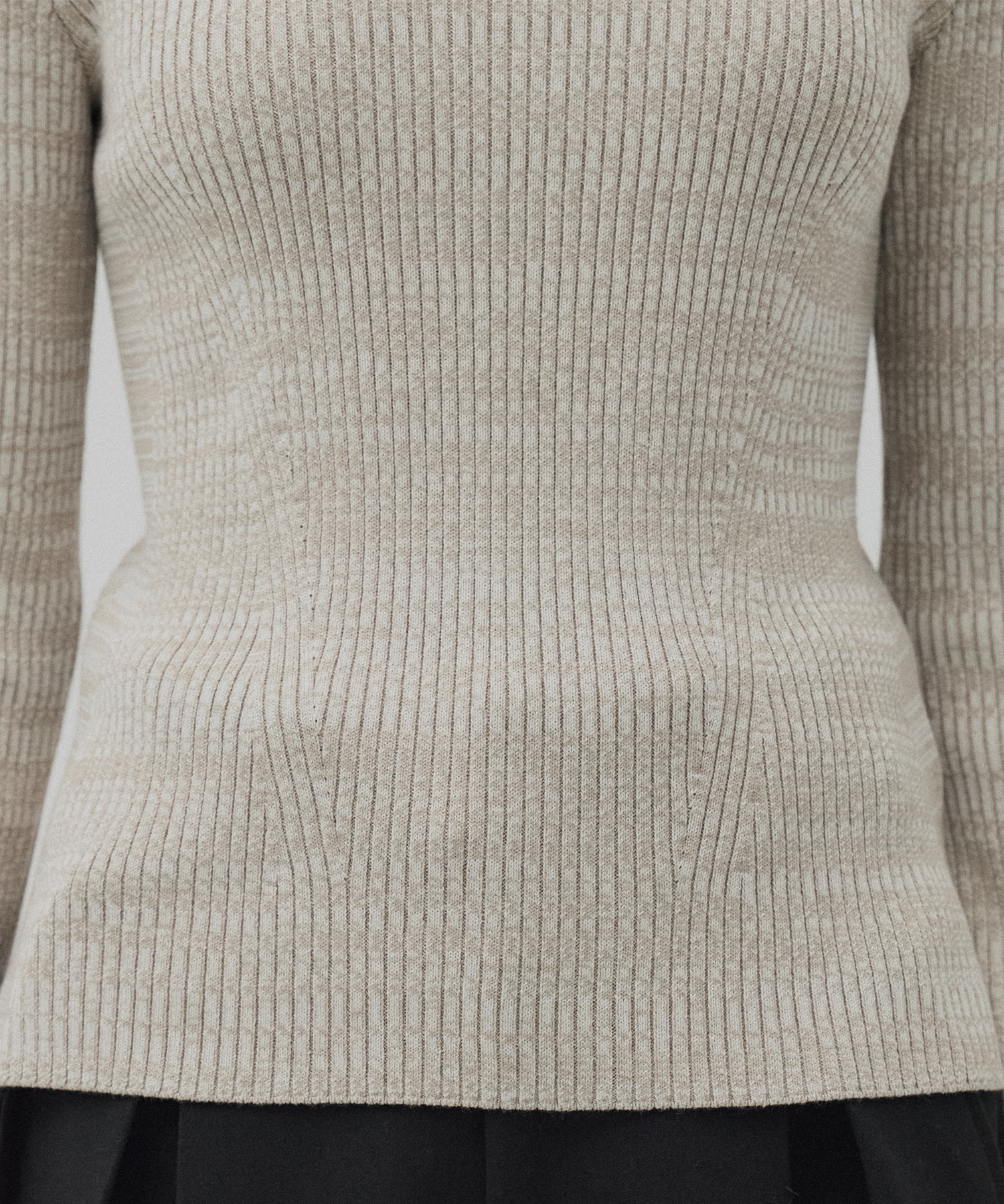 クルーネックリブニット