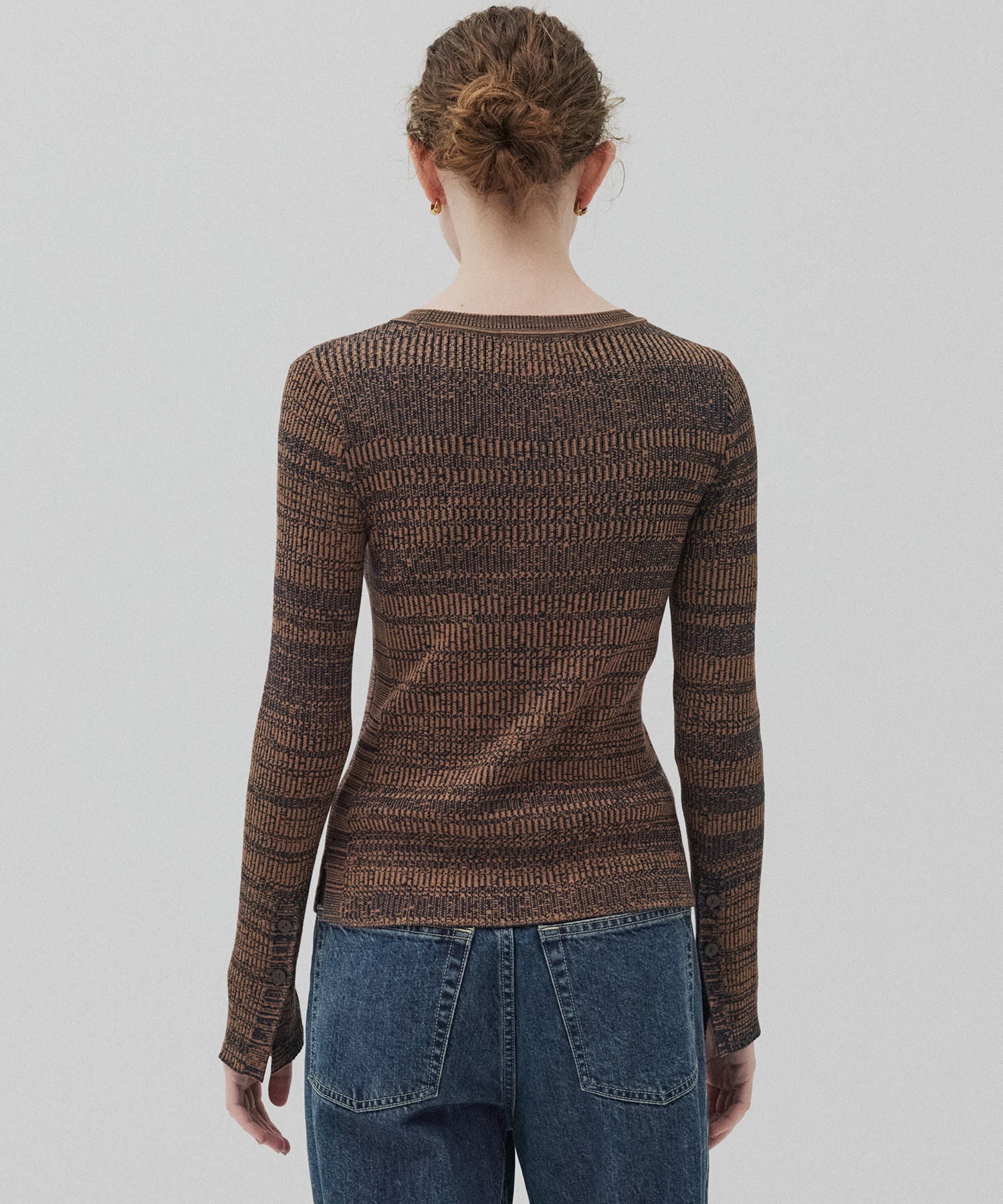 クルーネックリブニット