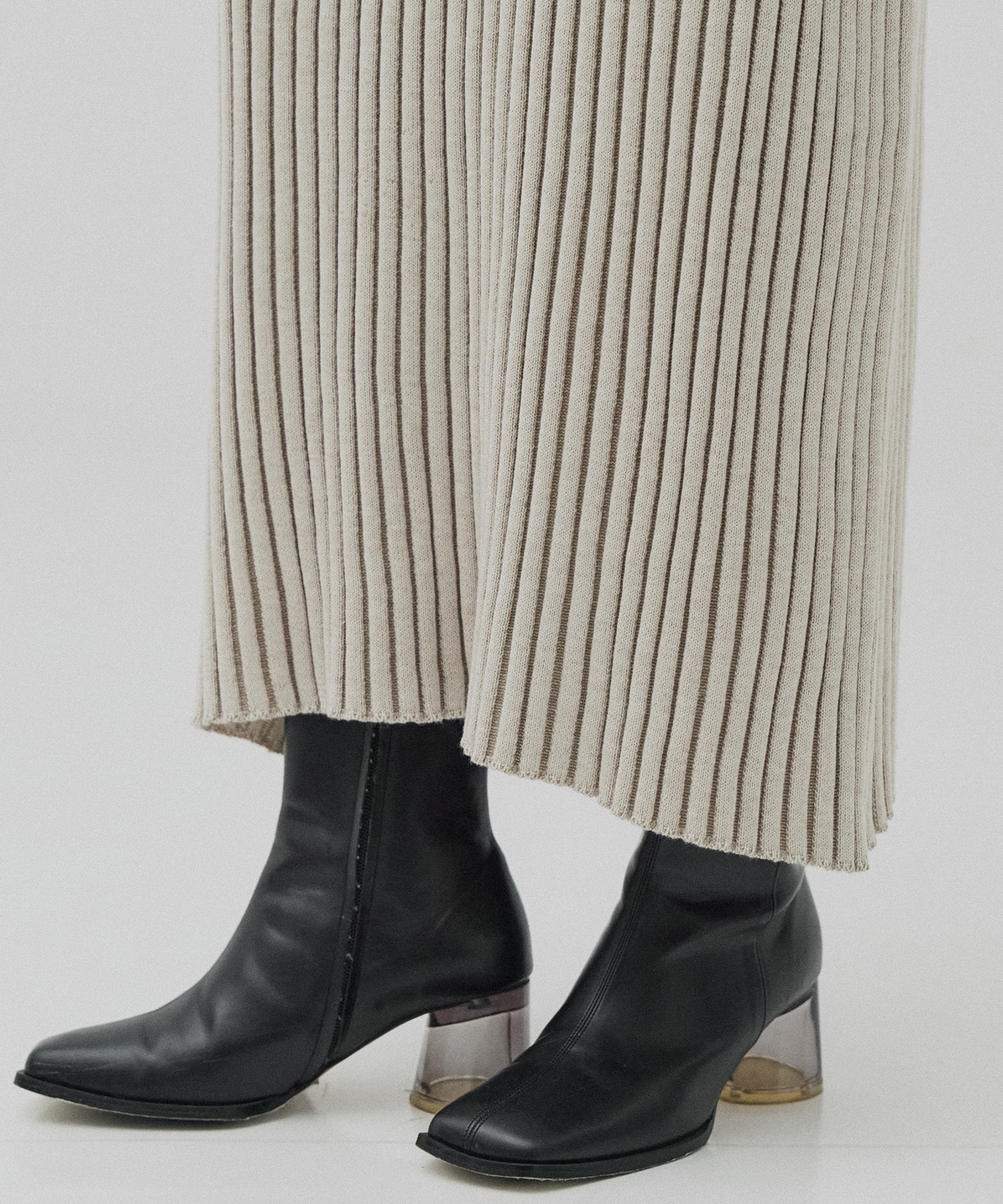 〈残りわずか〉フレアリブニットワンピース