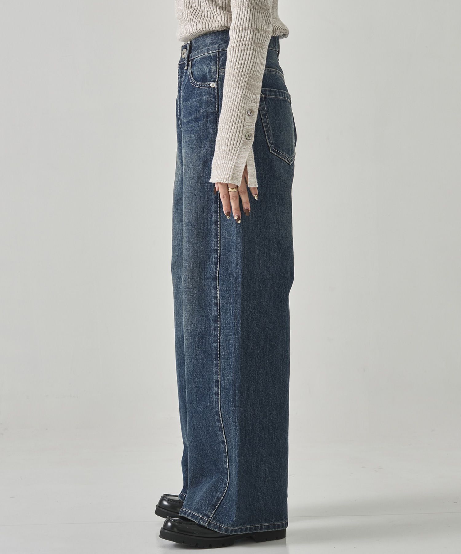 ラインストレートデニム