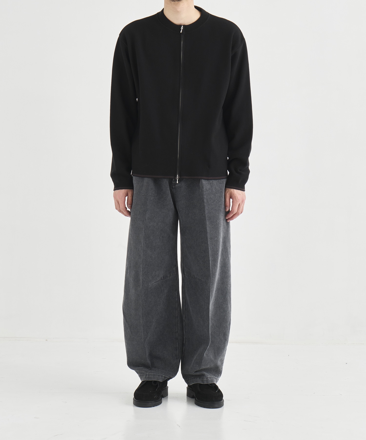 ジップアップクルーネックカーデ