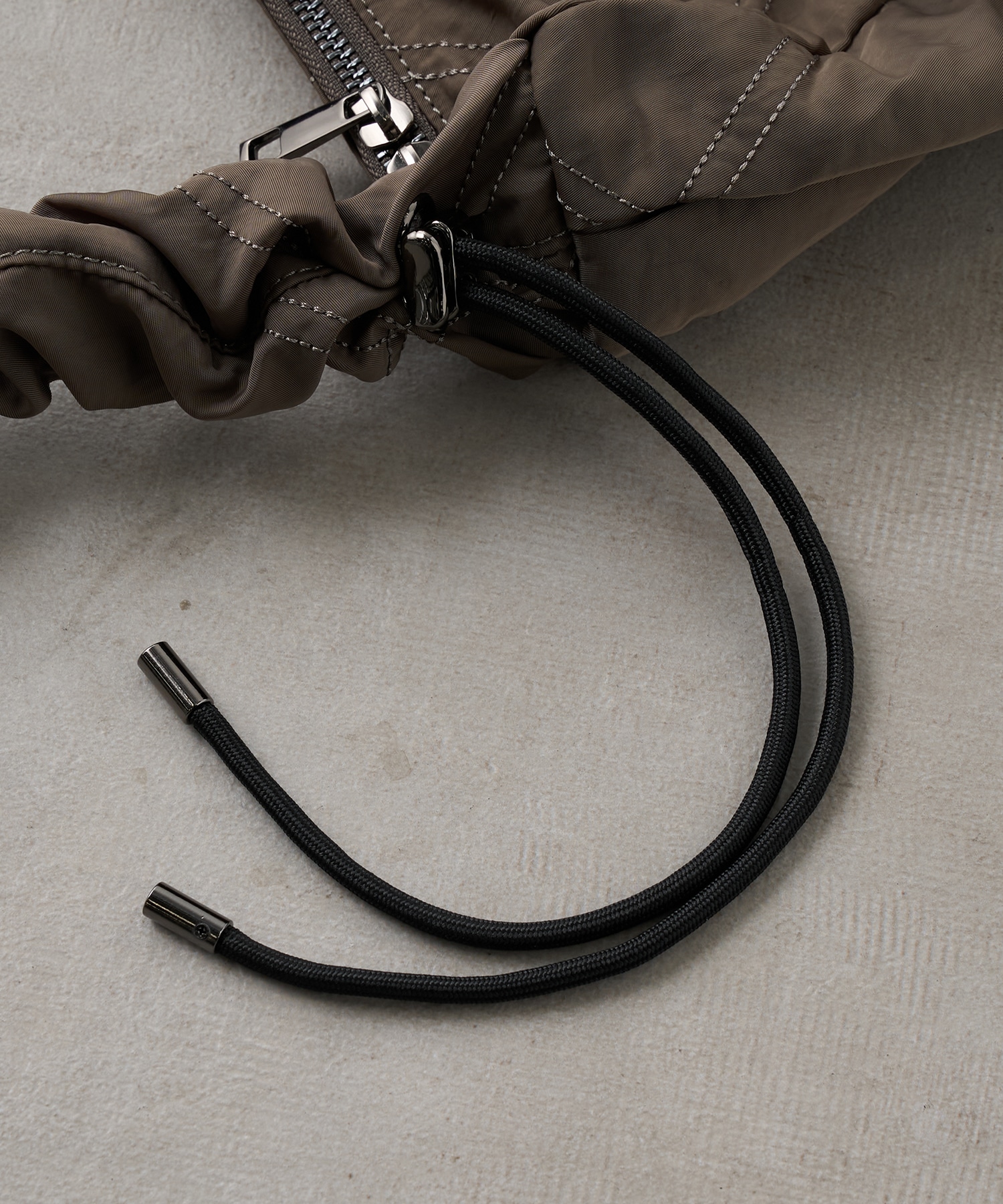 ドローストリングショルダーバッグ