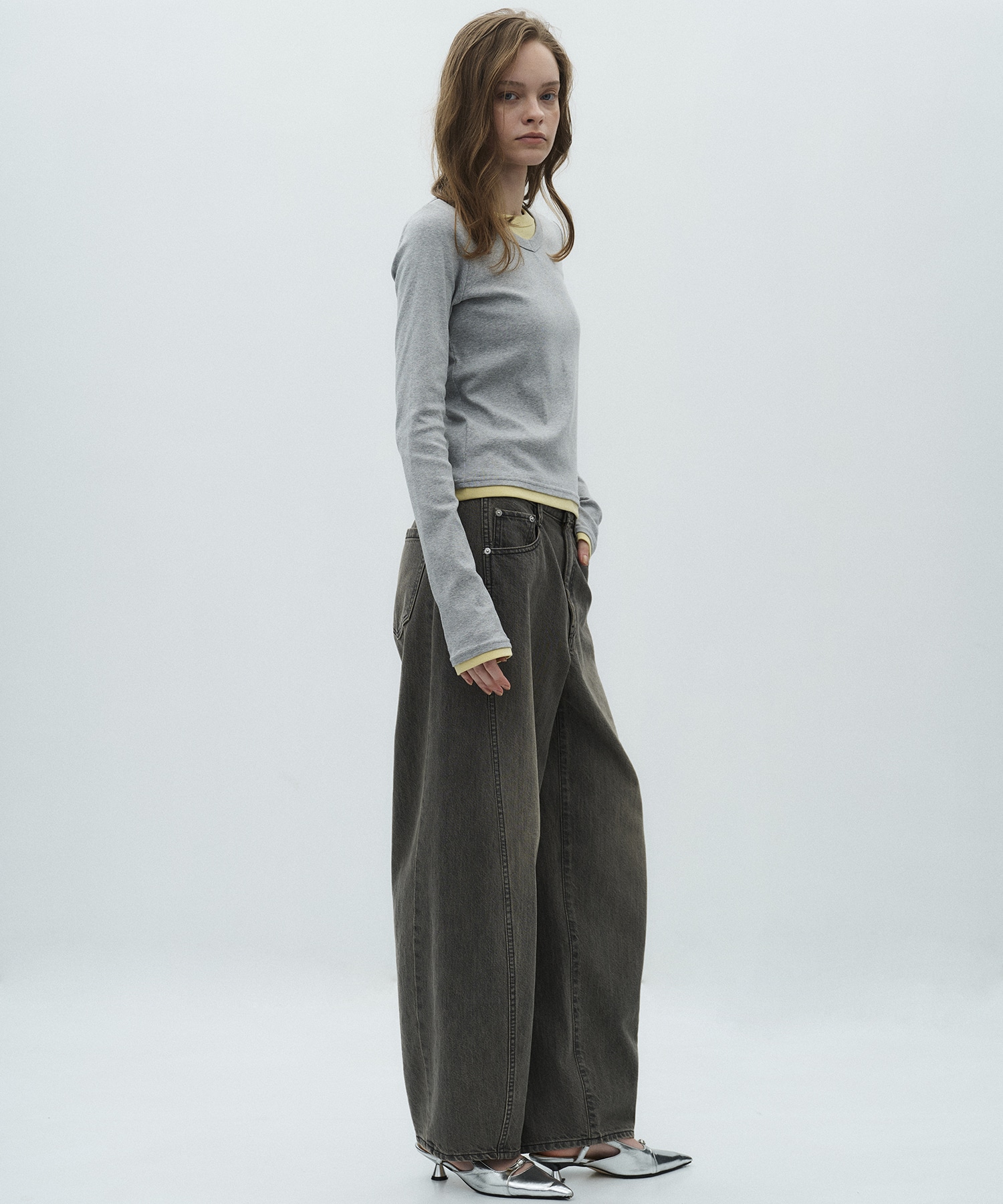 Vネックレイヤードトップス