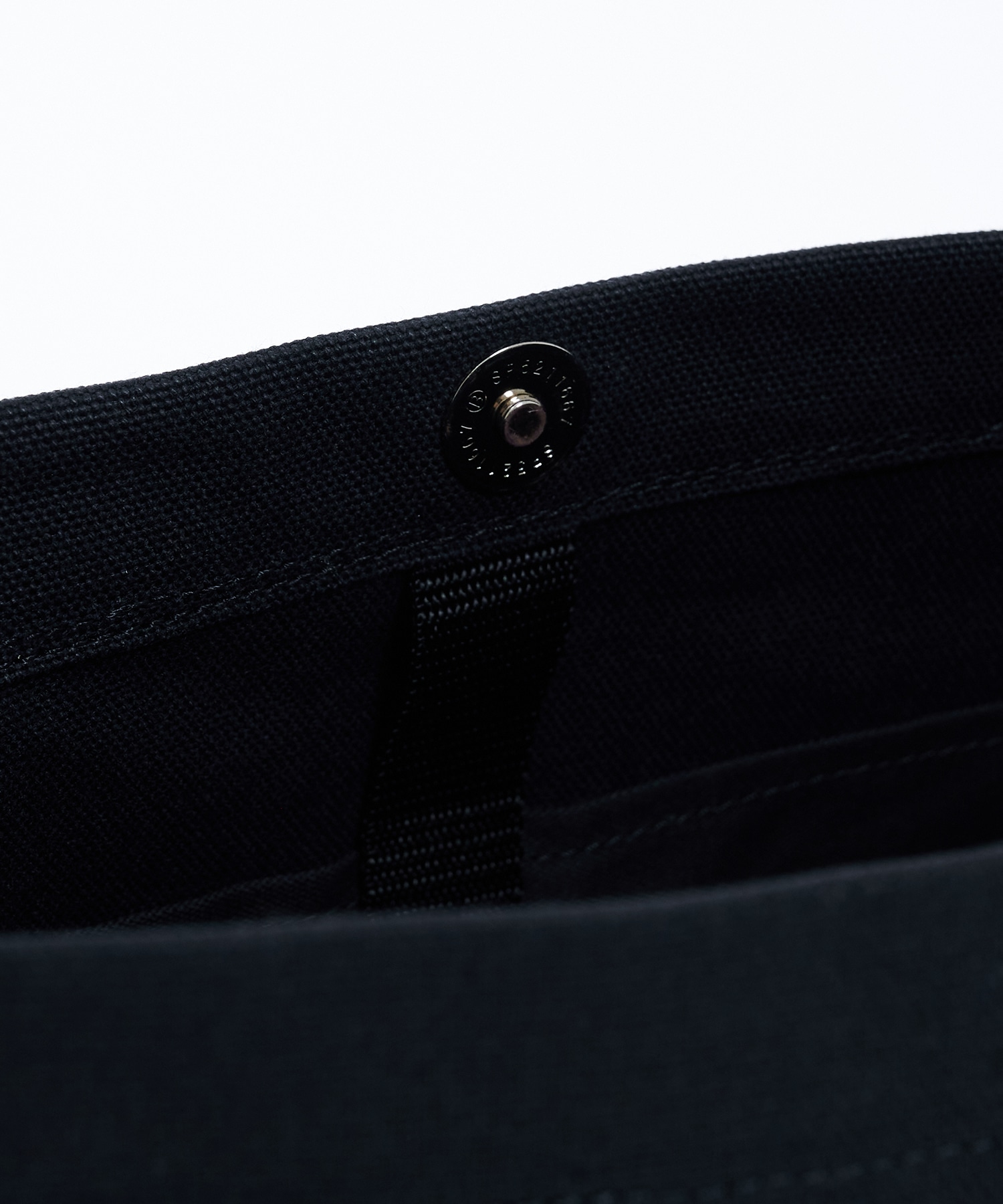 yrz フラップショルダーBAG