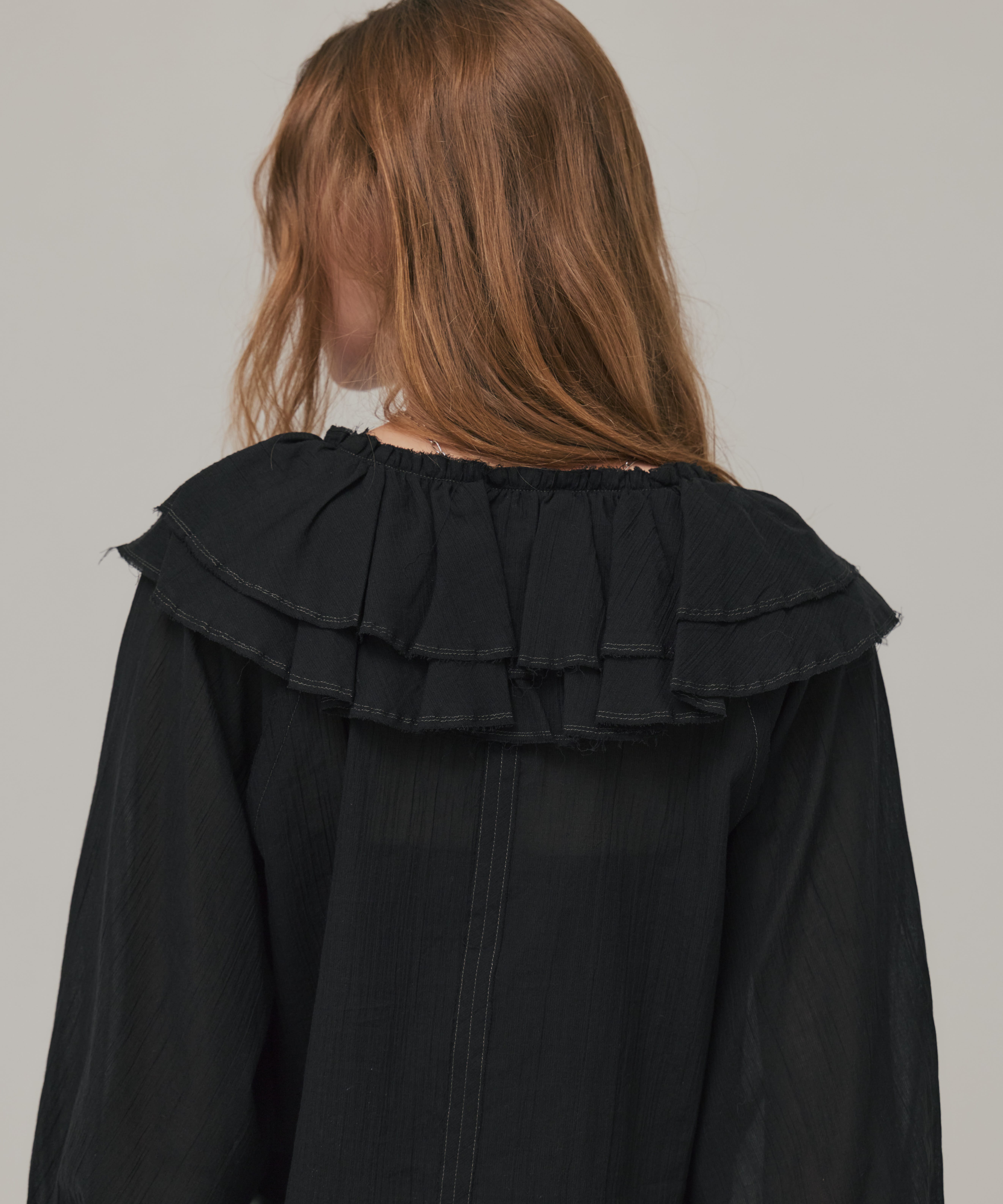 ラッフルカラーギャザーブラウス