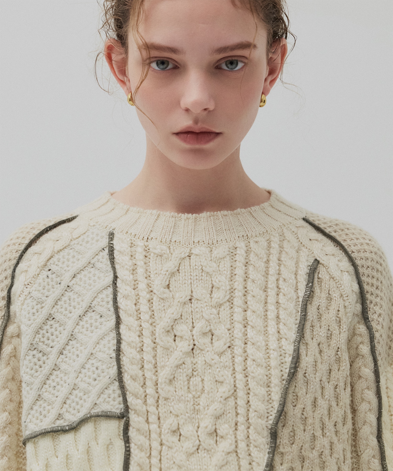 ケーブルパッチワークニット