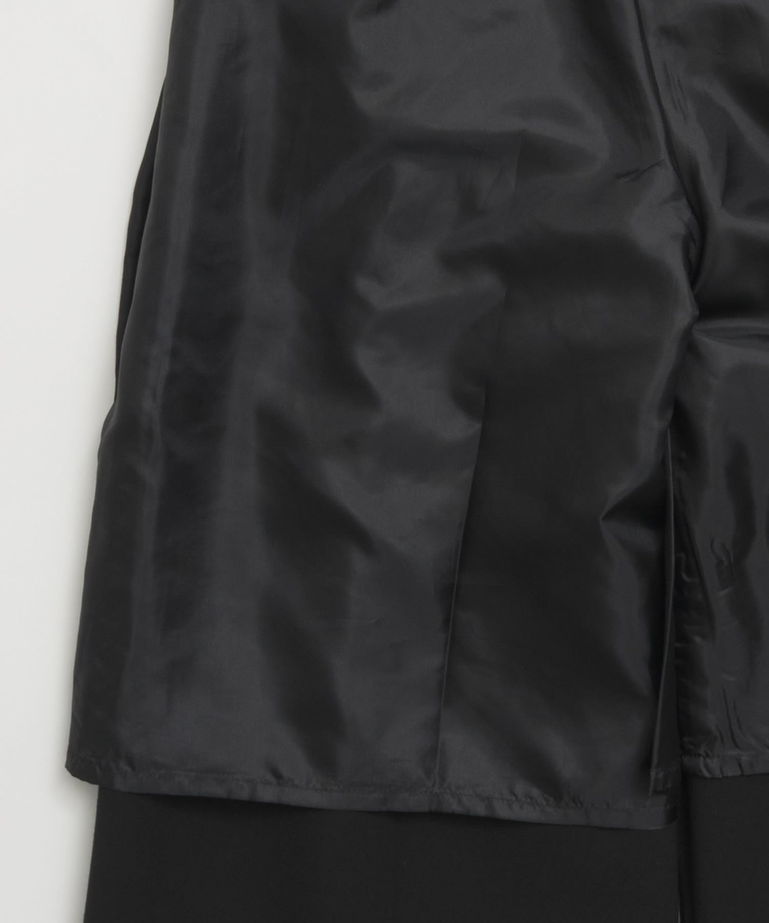 ダブルクロスボックスプリーツパンツ