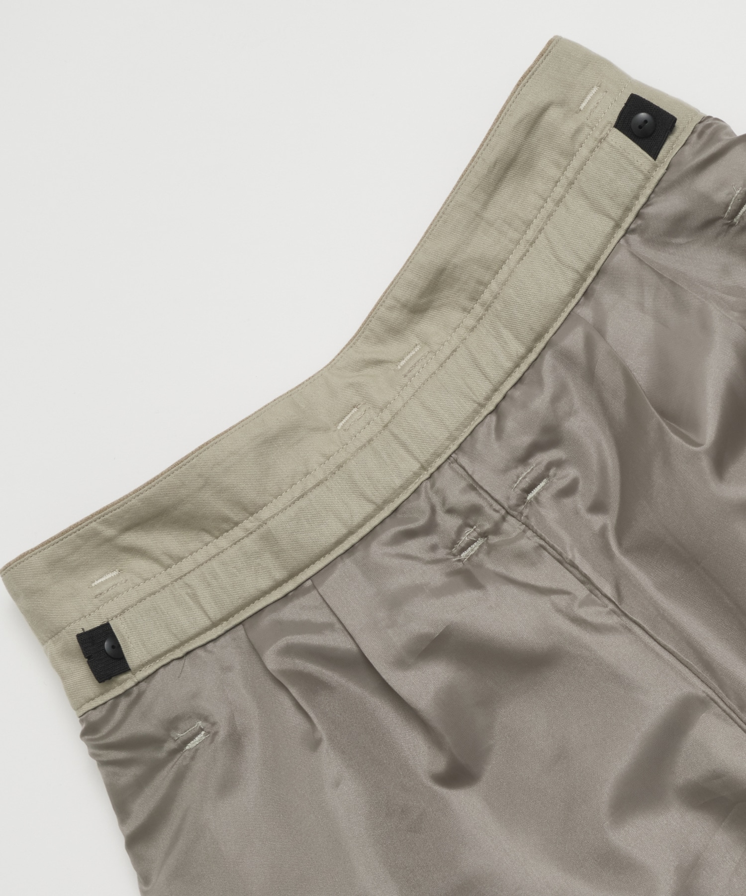 ダブルクロスボックスプリーツパンツ