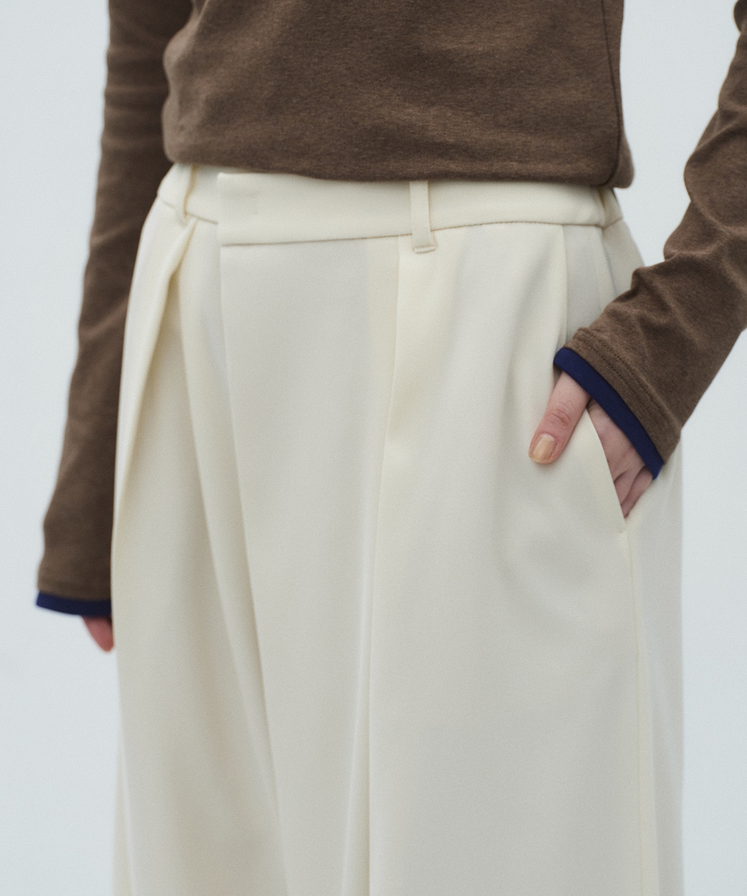 シルキーツイルアシメタックパンツ