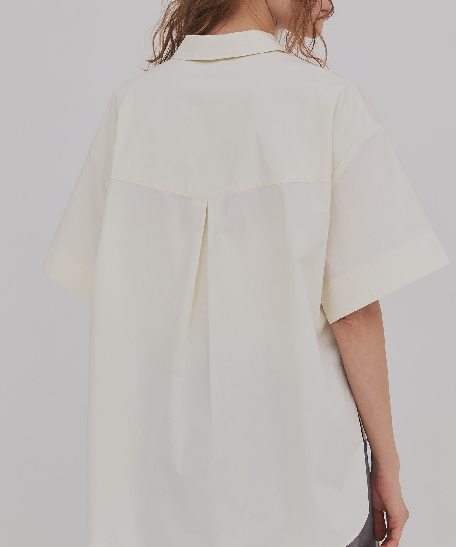 フラップタックハーフスリーブシャツ