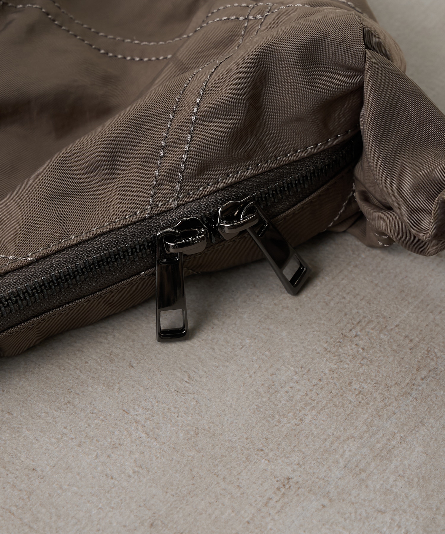 ドローストリングショルダーバッグ