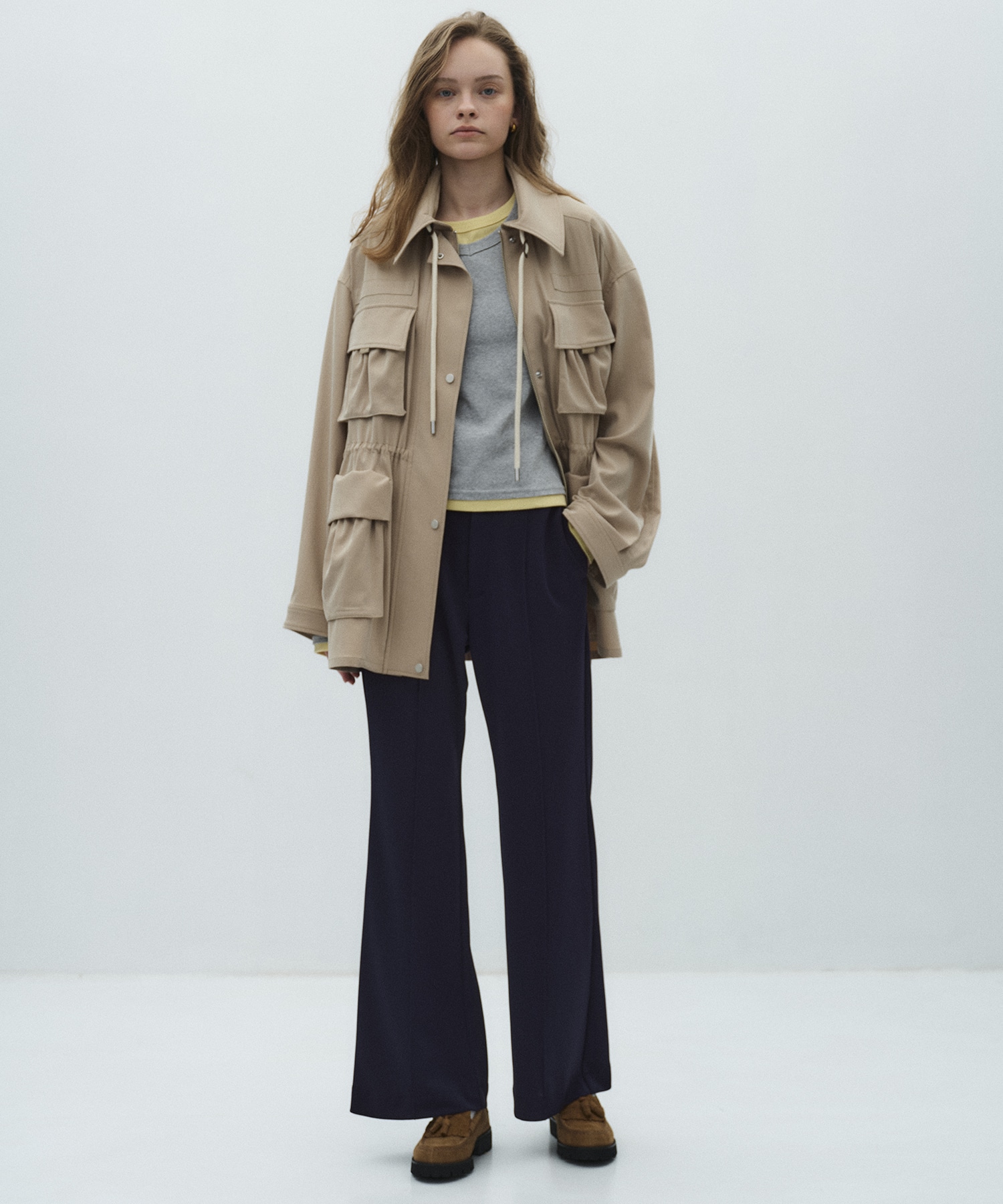 Vネックレイヤードトップス